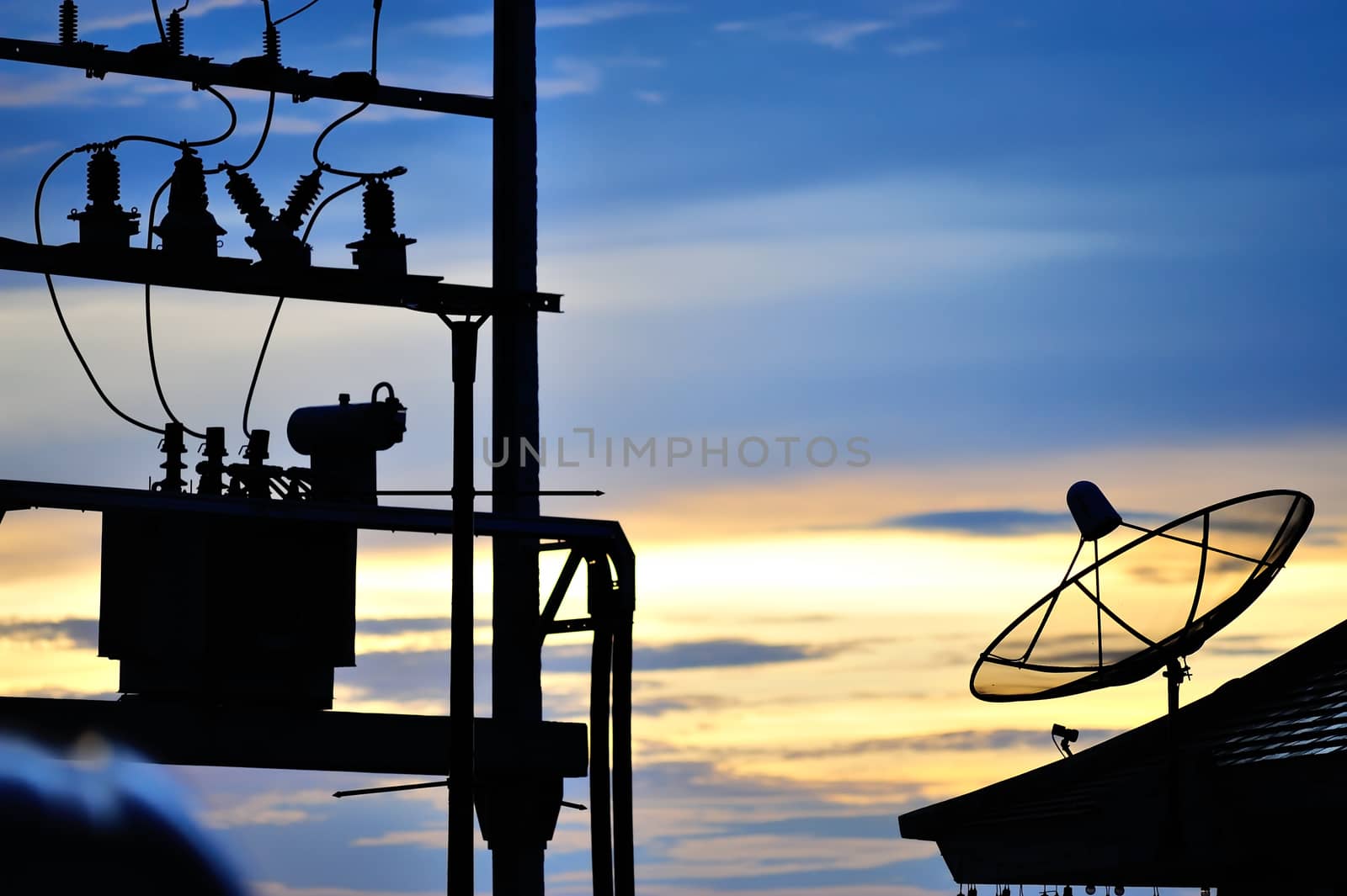 An Radar in blue sky sunset .