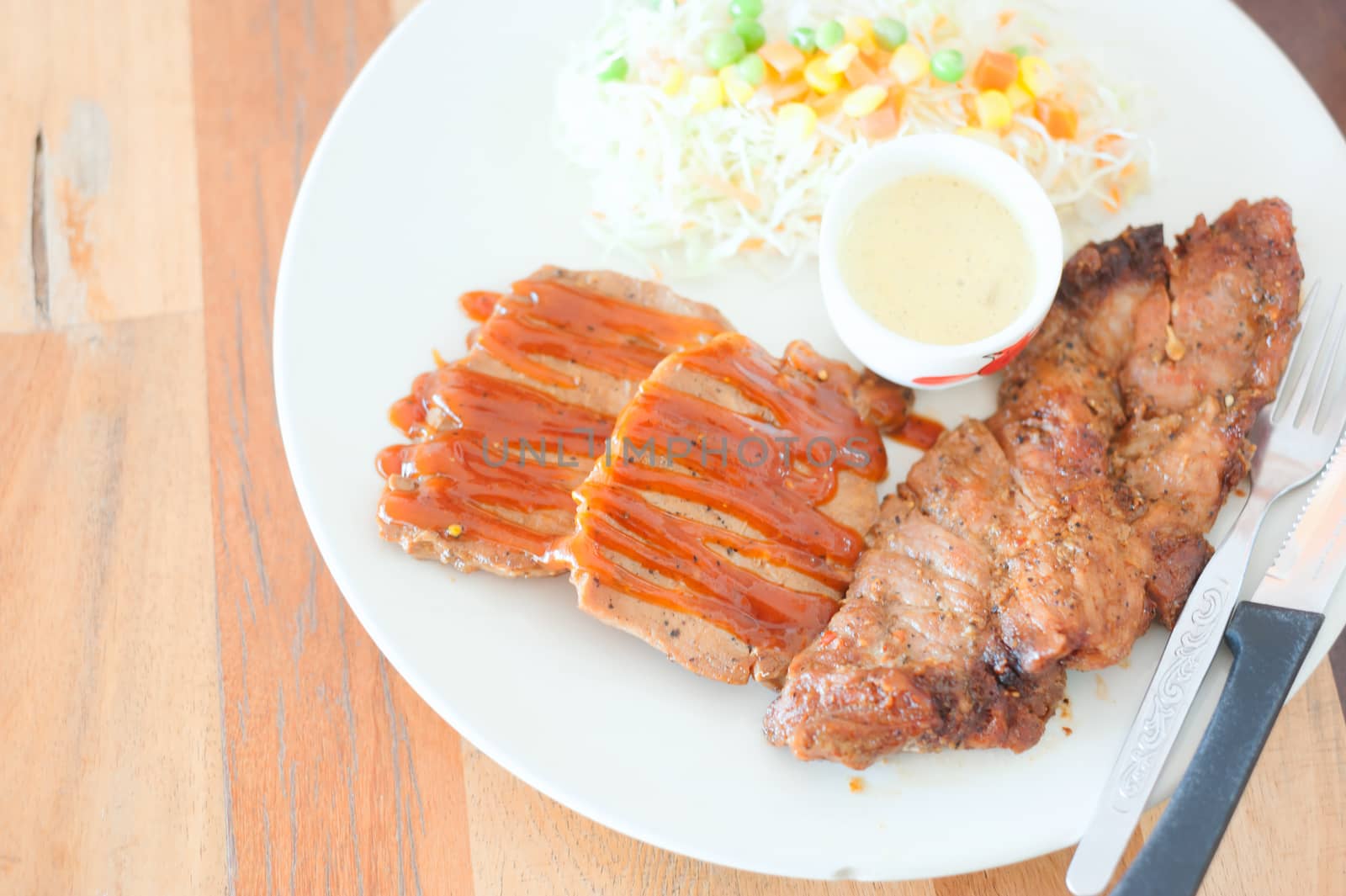  steak in white disk soft light  by panumazz@gmail.com