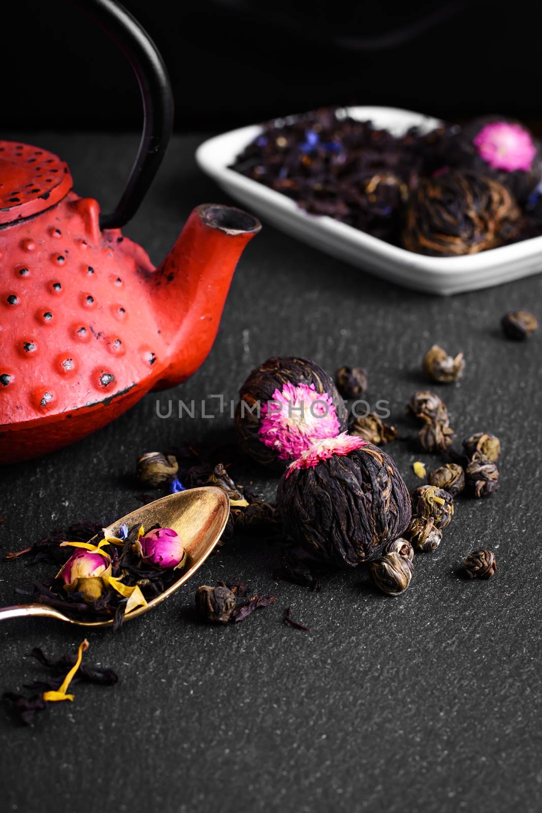 Teapot and loose leaf tea by LMykola