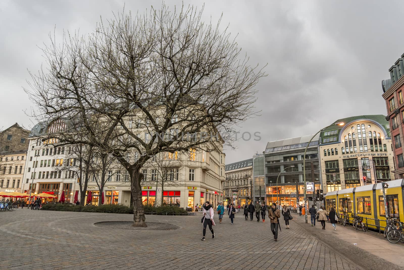 Berlin Hackescher Markt by edella