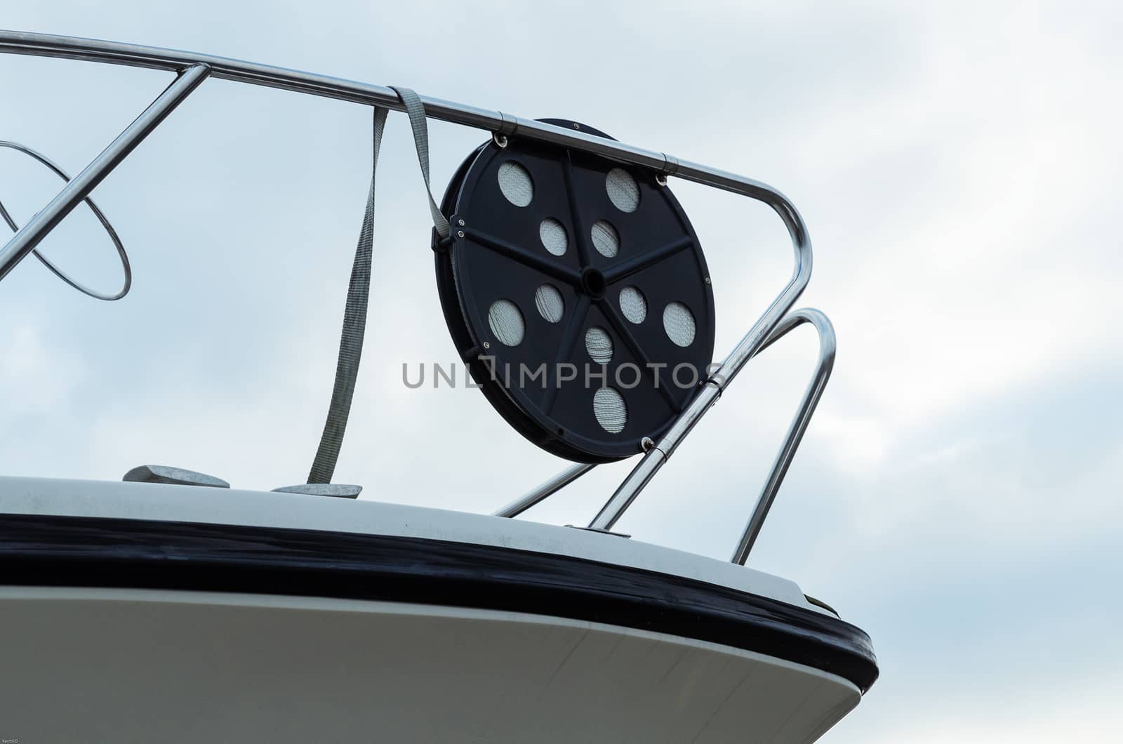 front of a sailingboat with ankar line