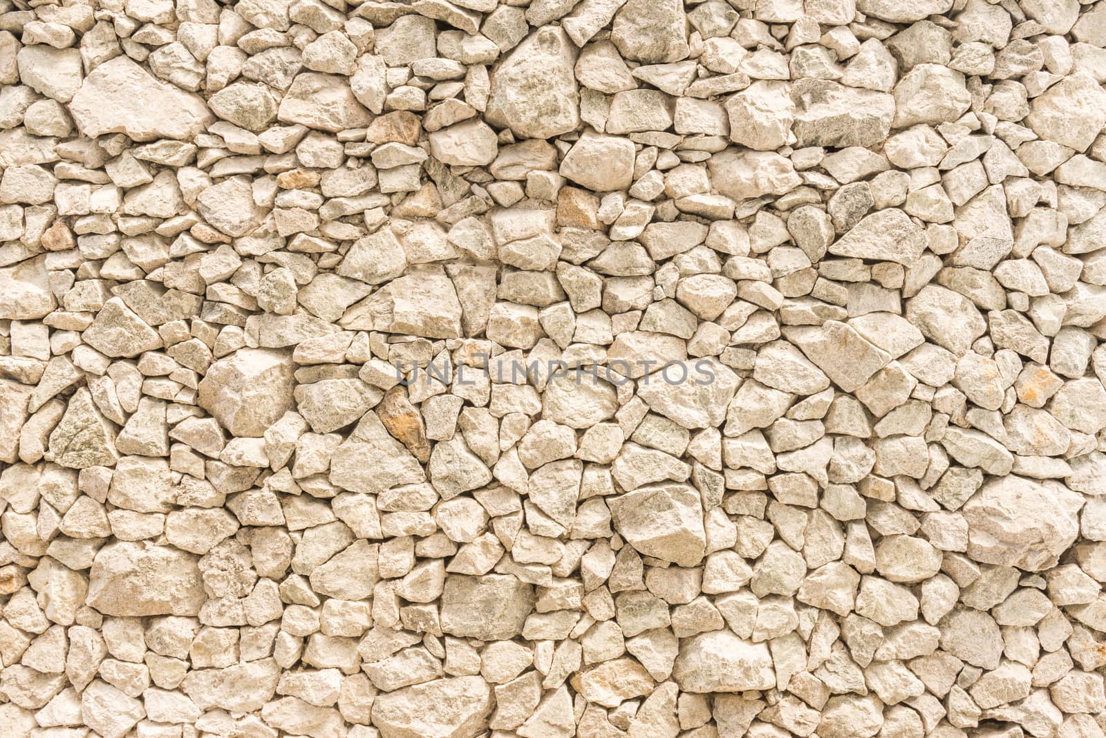 Stone walls caused by the specter of stone of various sizes.