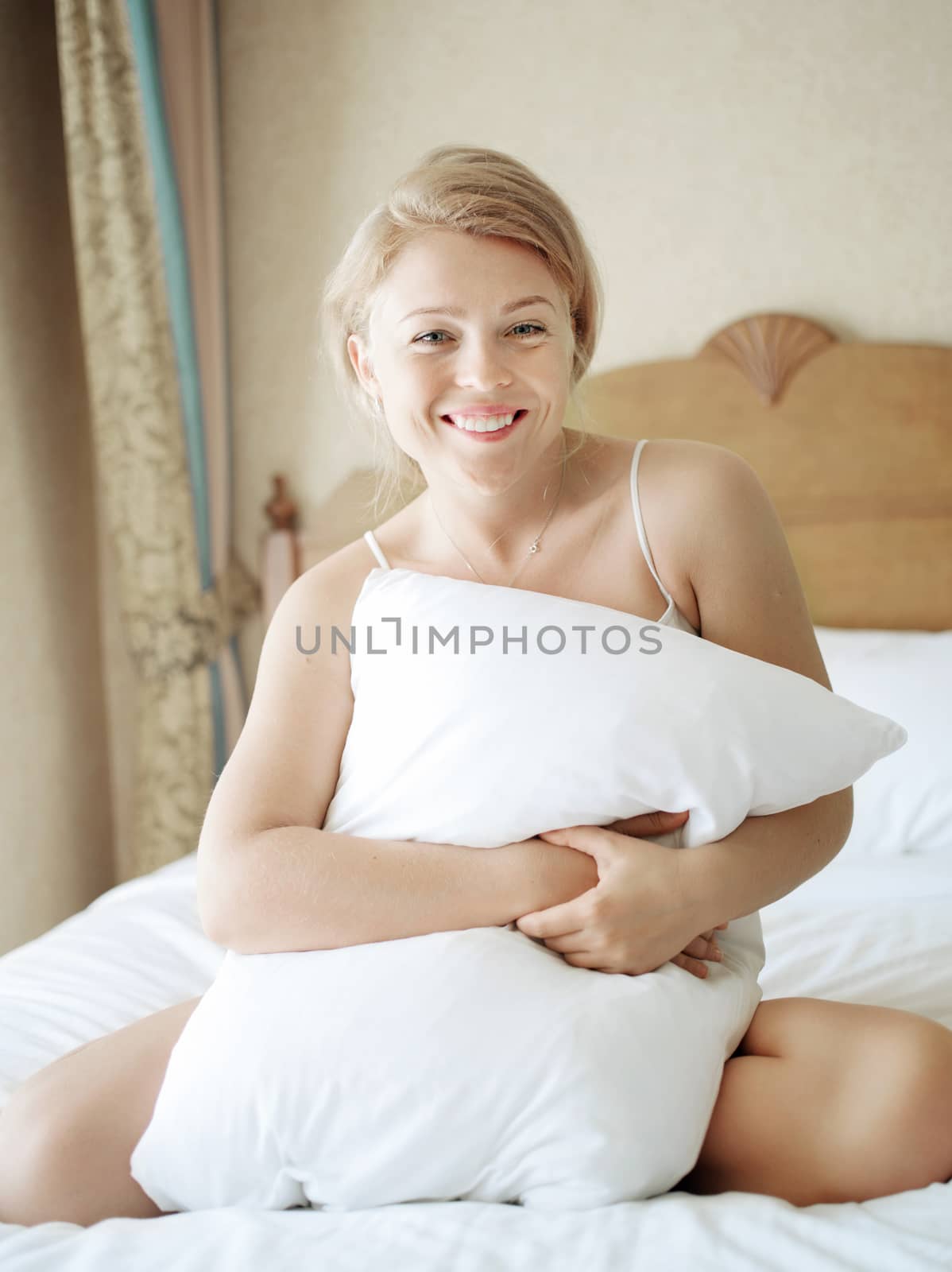 girl in the bed by ersler