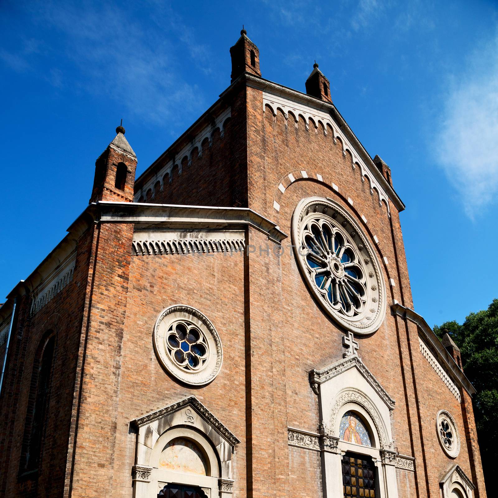 building old architecture in italy europe milan religion      and sunlight