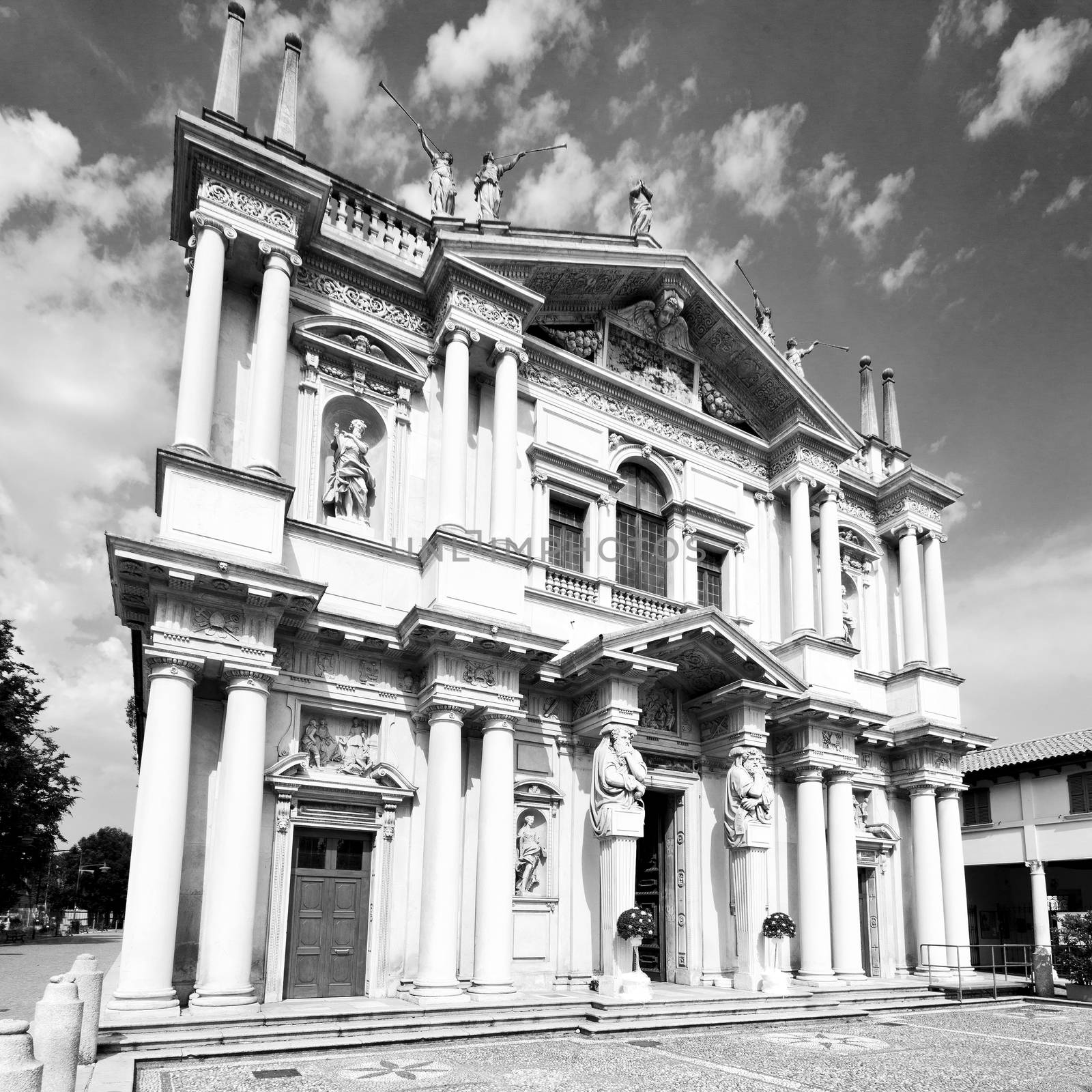 building old architecture in italy europe milan religion      and sunlight