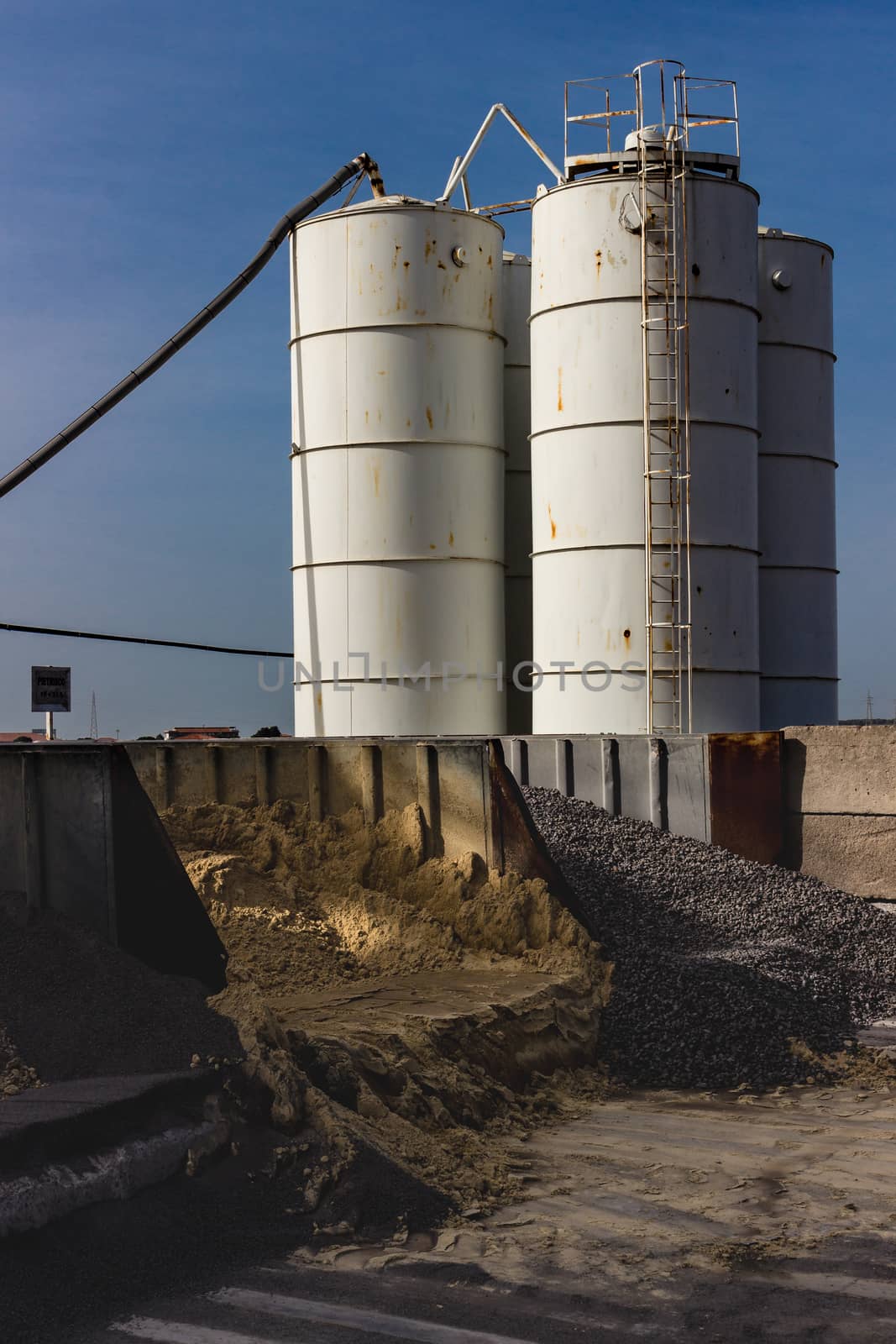 Cement industry and related silos