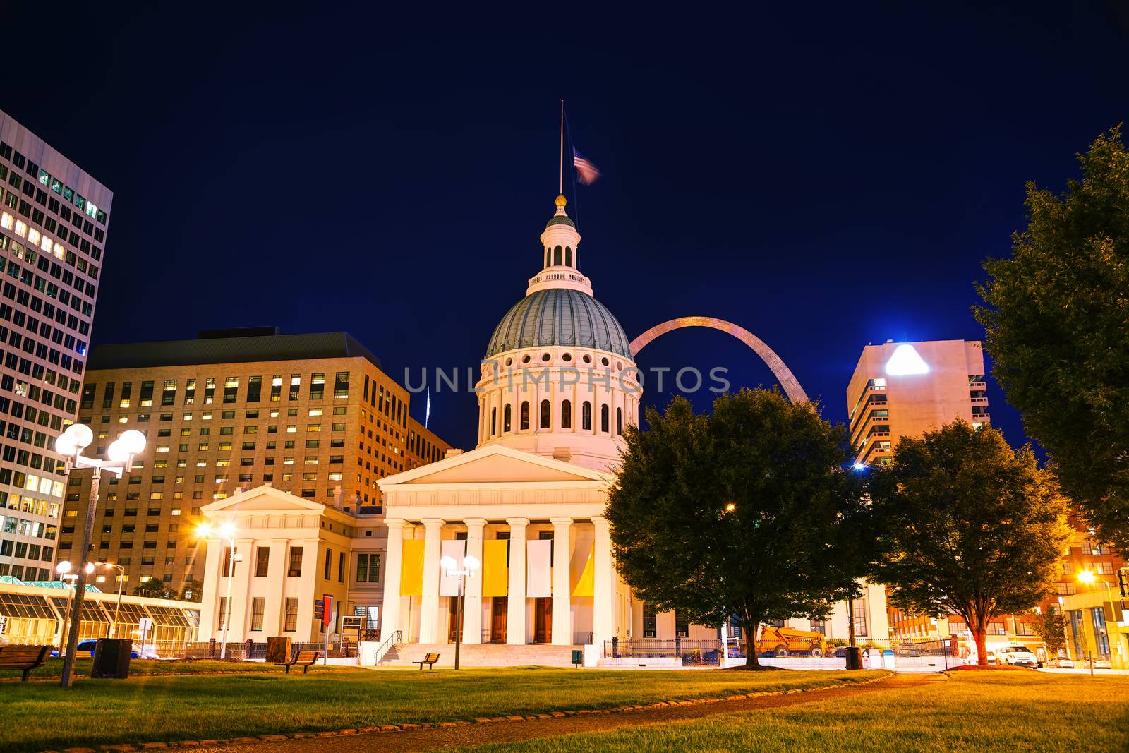 Downtown St Louis, MO with the Old Courthouse by AndreyKr