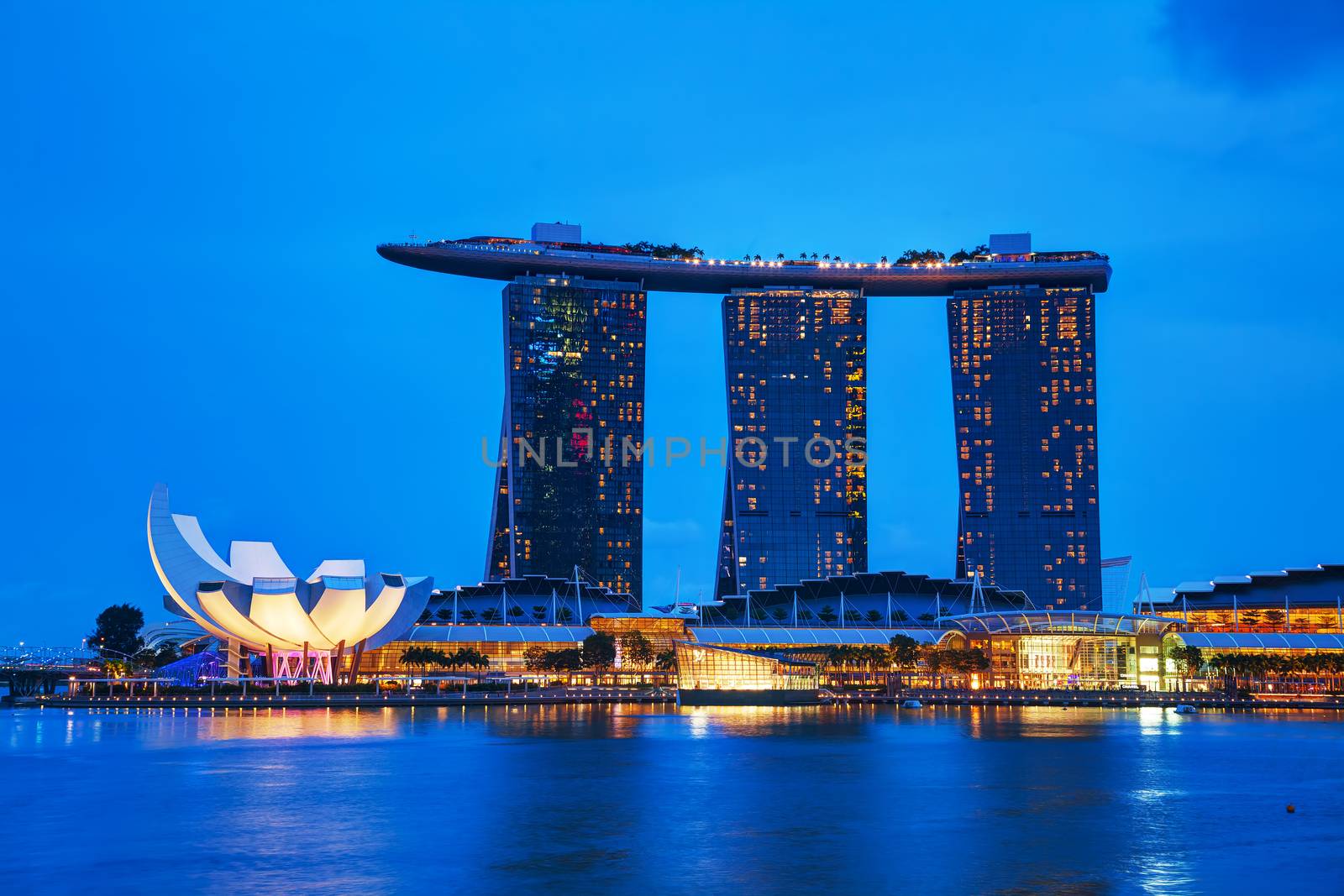 SINGAPORE - OCTOBER 30: Overview of the marina bay with the Marina Bay Sands on October 30, 2015 in Singapore.