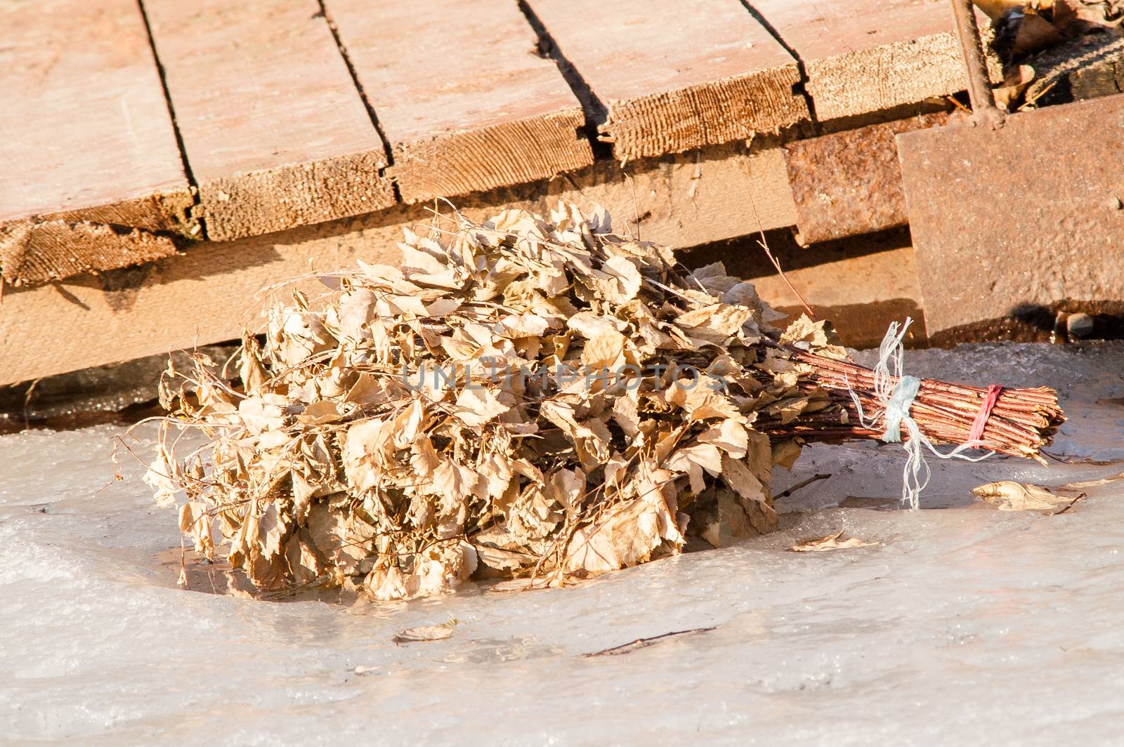 broom for a bath at the quay