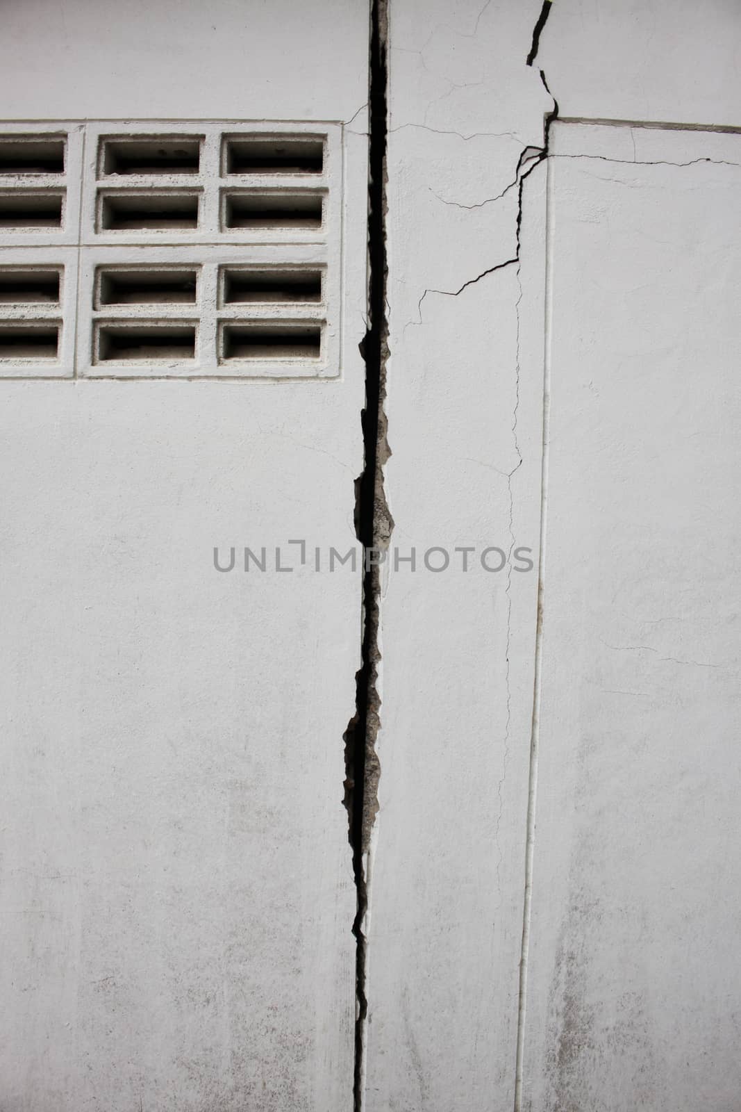 cracked walls