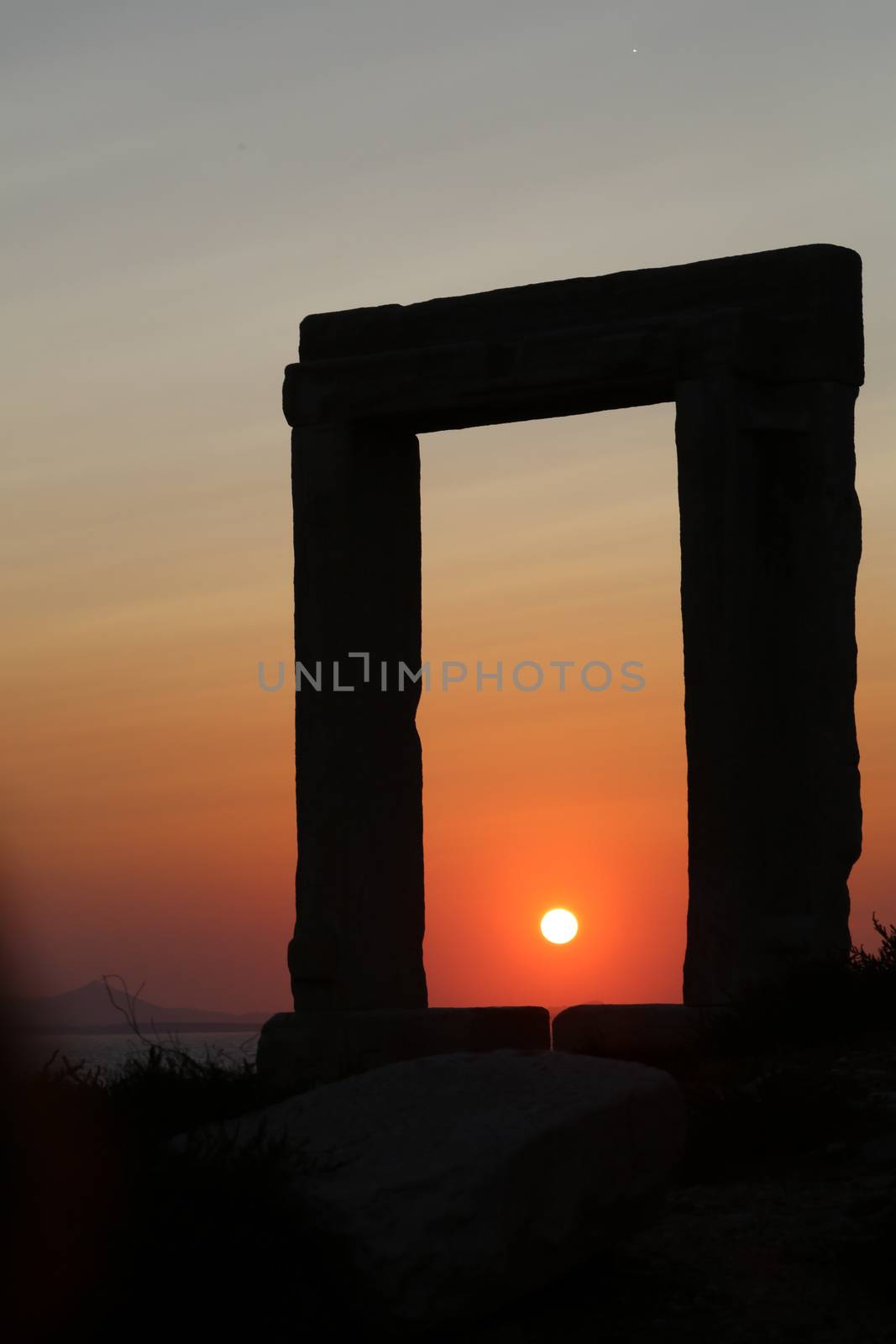 Apollo gate of Naxos by Kartouchken