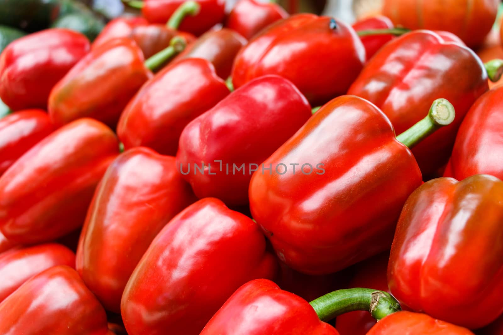 sweet pepper ( green pepper ) in market