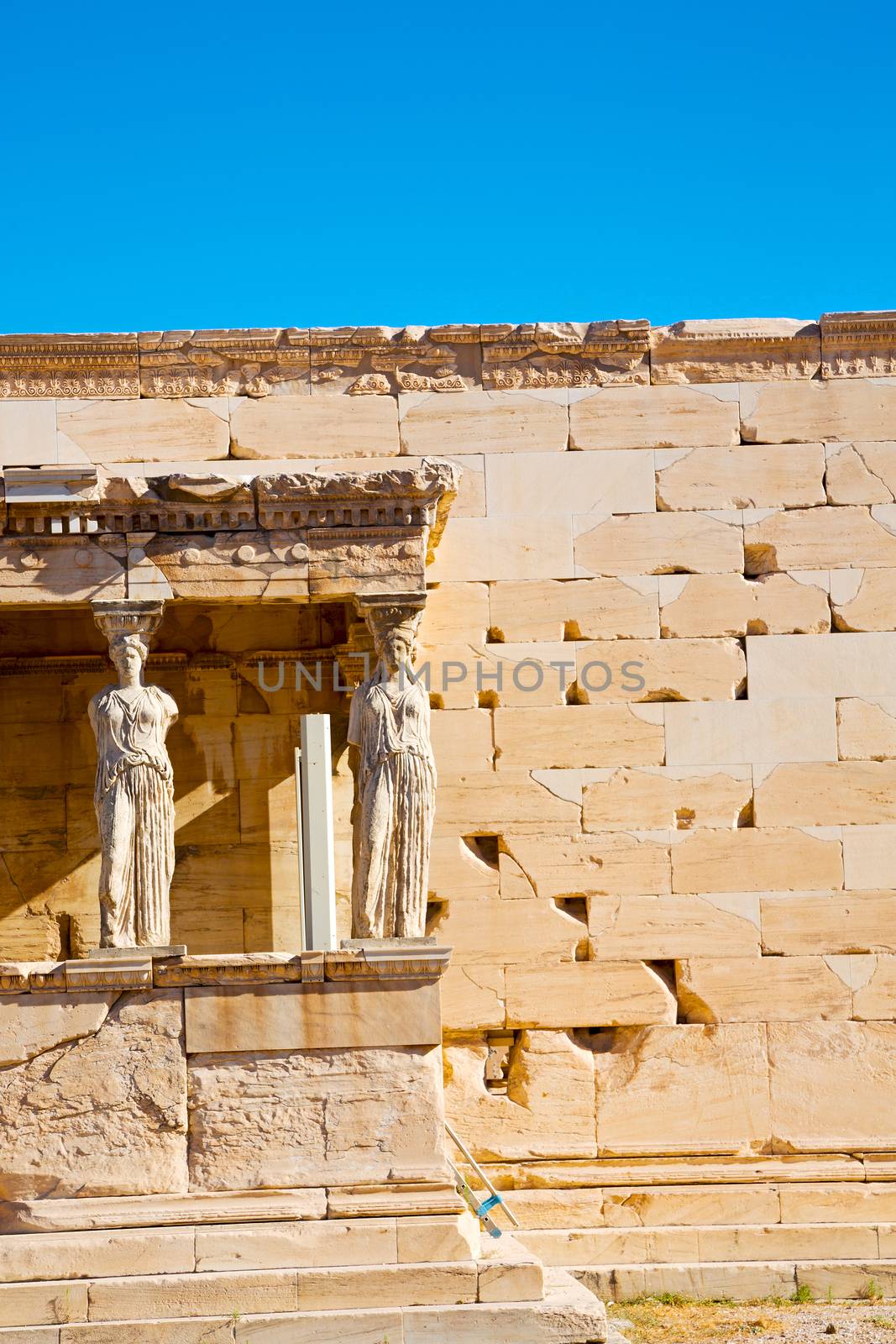 in  greece    the old architecture    and historical place parthenon          athens