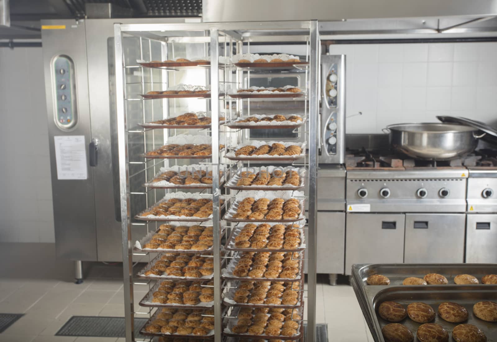 production of tasty cakes in the bakery