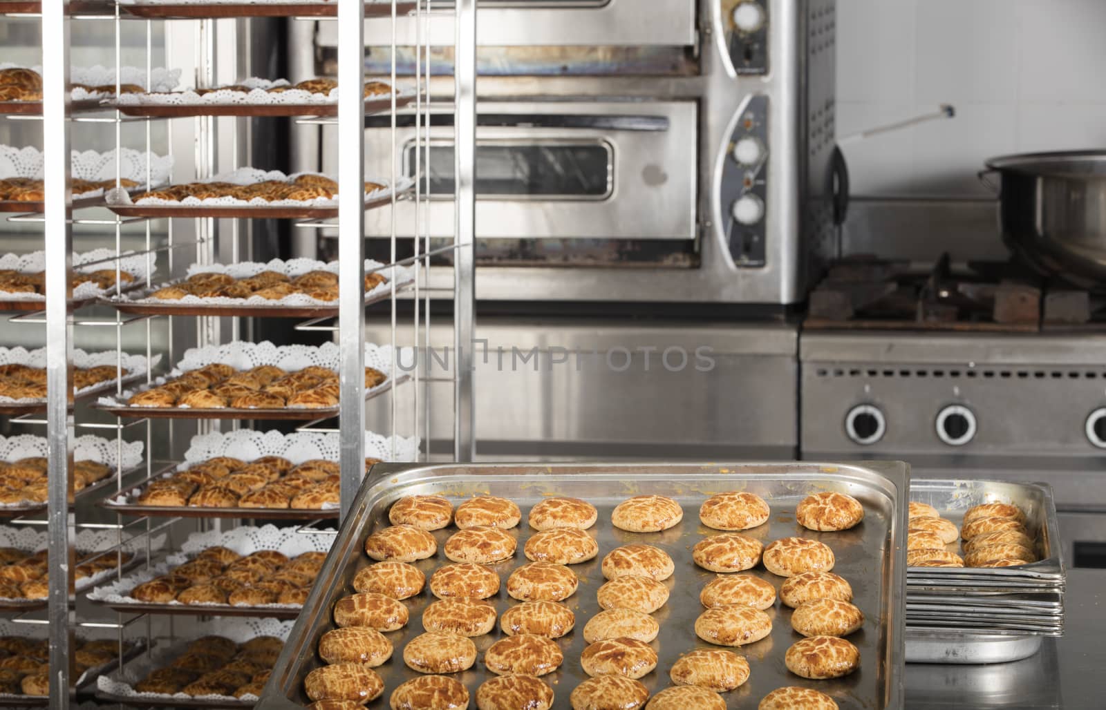 production of tasty cakes in the bakery