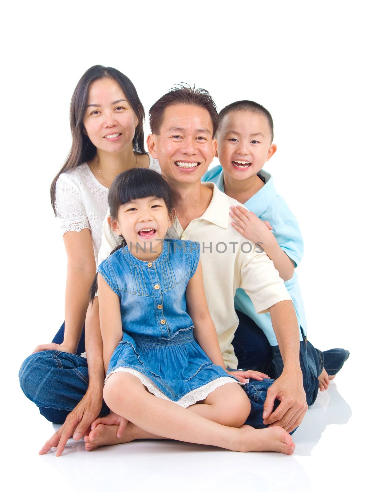 asian family by yongtick