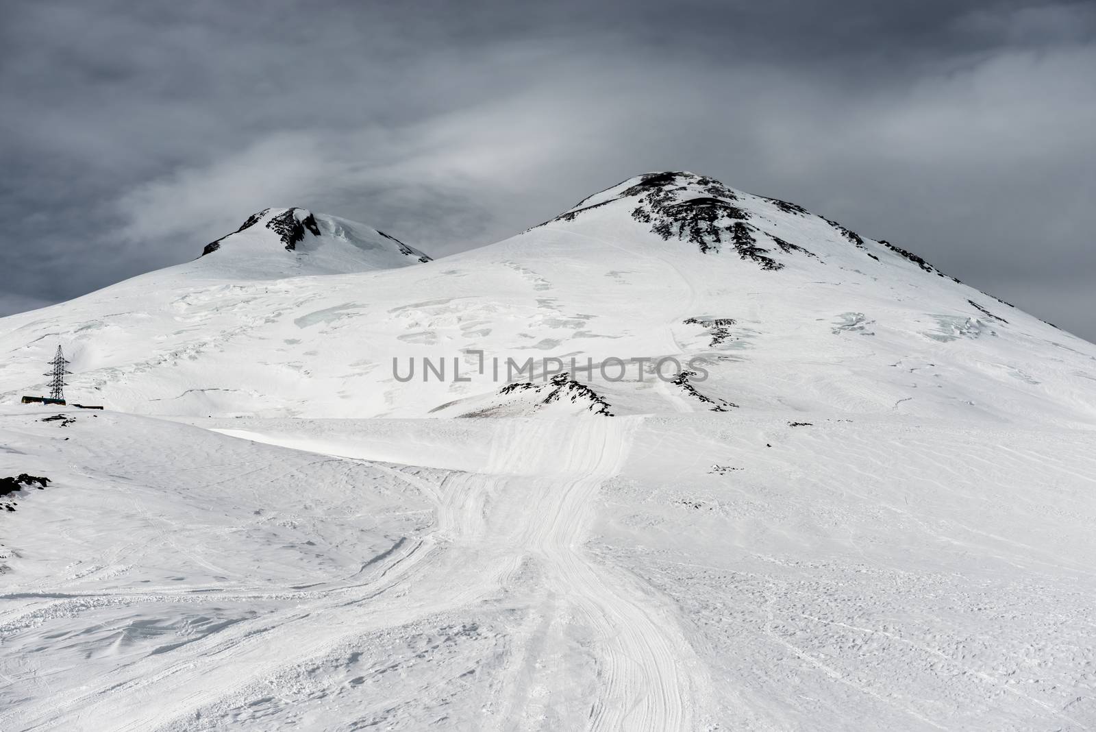 Elbrus in snow by vapi