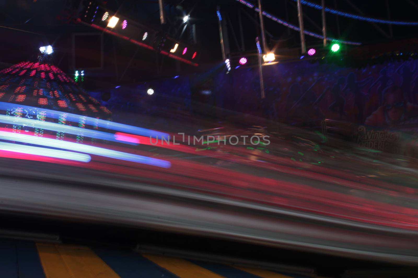 Night colors of the amusement park by cheekylorns