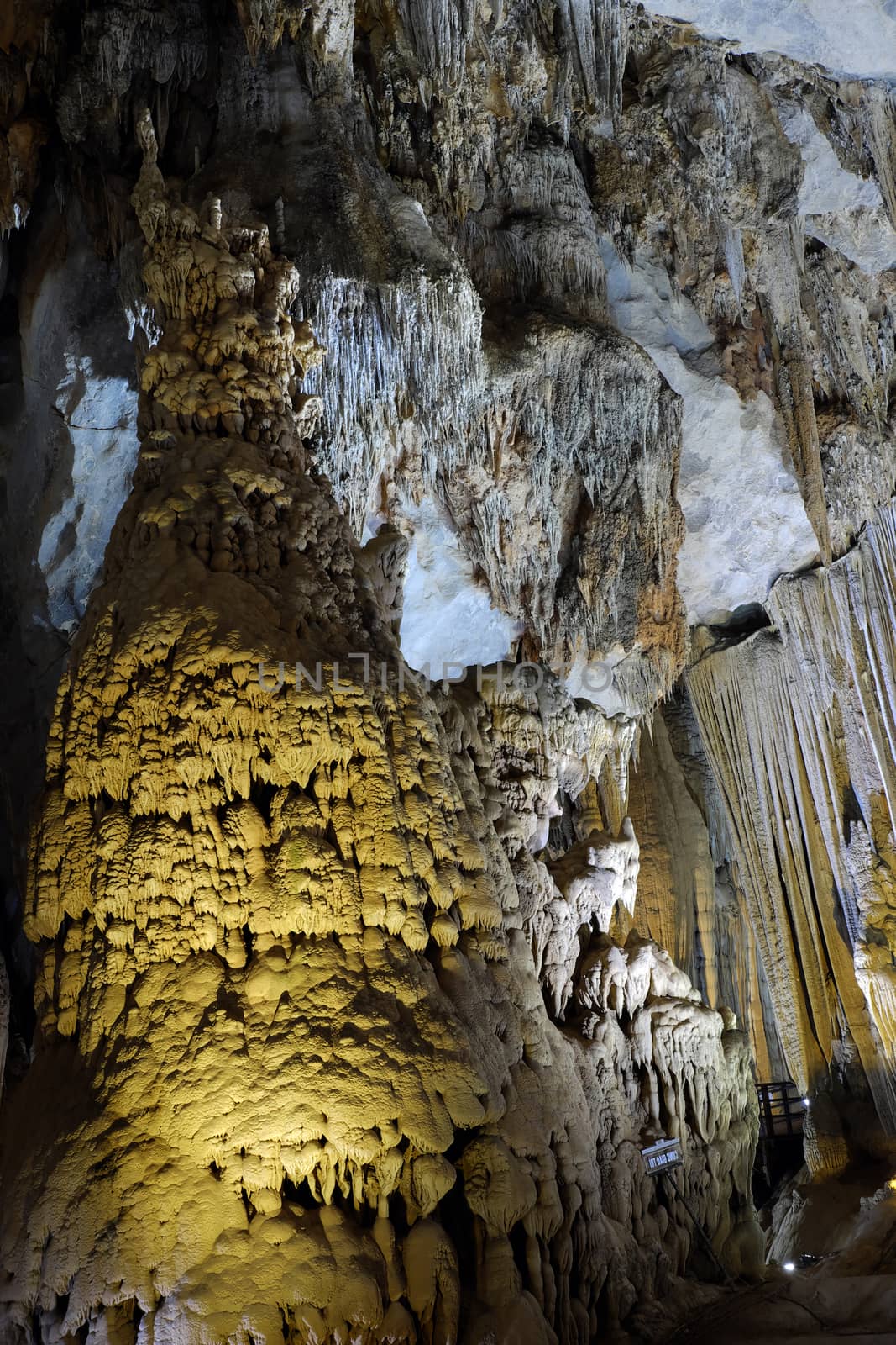 Paradise cave, Quang Binh, Vietnam travel, heritage by xuanhuongho