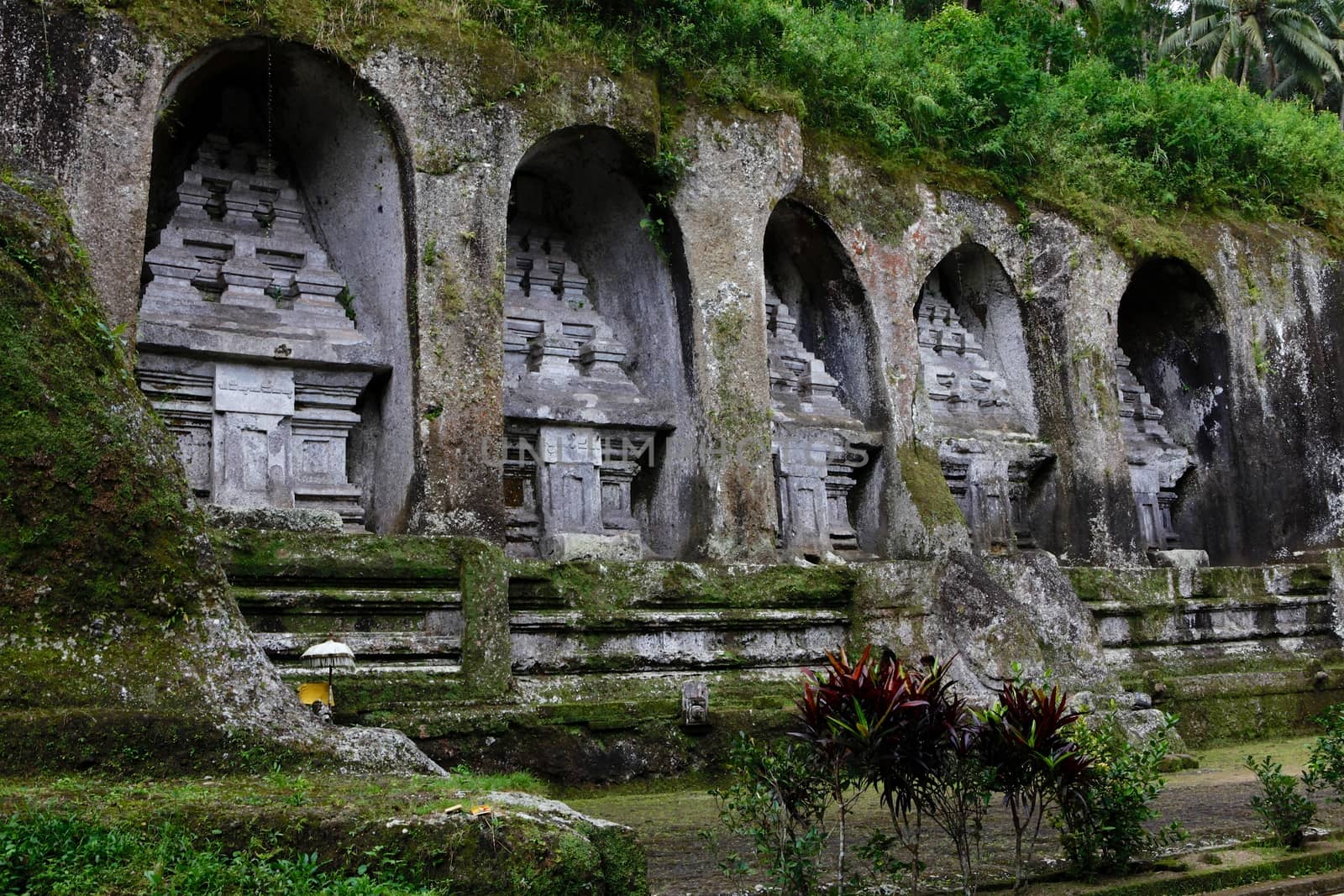 kawi, gunung, bali, temple, indonesia, old, travel, candi, culture, ancient, asia, religion, buddhism, hindu, statues, nature, ubud, holy, landscape, jungle, tampaksiring, shrines, traditional, tourism, scenic, landmark, sculpture, faith, spiritual, worship, spring, unesco, background, icon, architecture, wall, rock, mountain, religious, panorama, idyllic