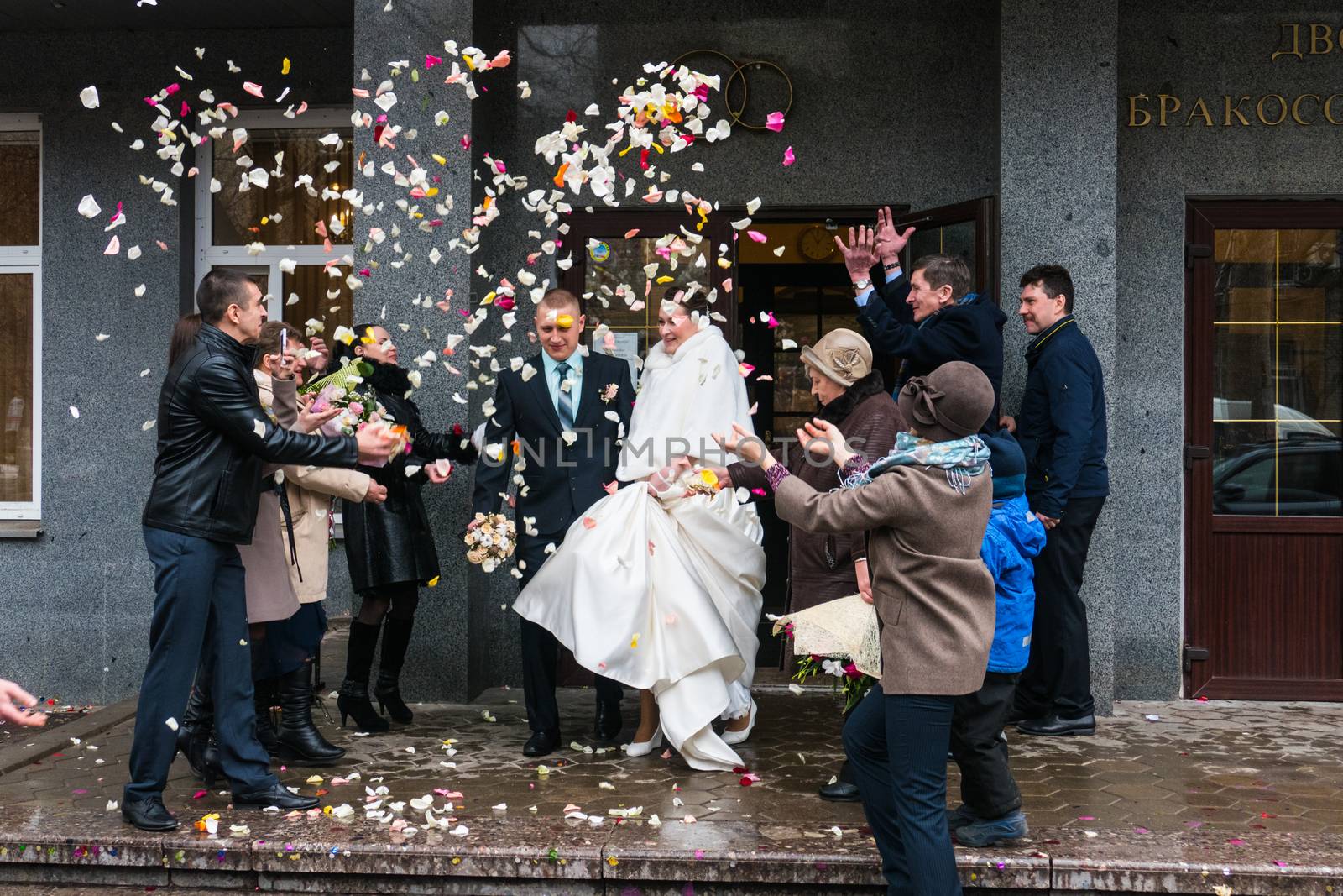 Wedding at the output of the registry office - confetti 13 MARCH 2016