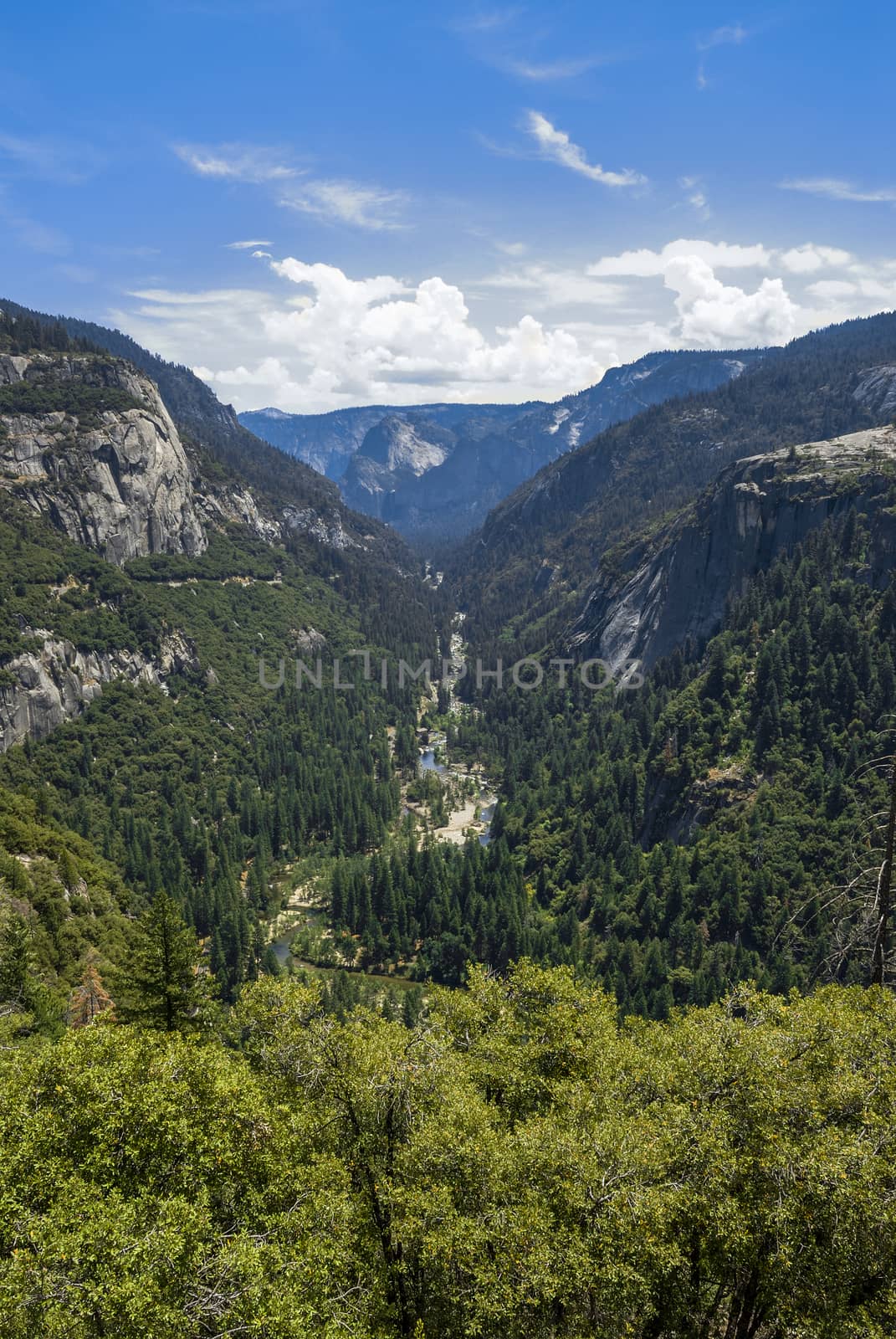 On the Way to Yosemite by whitechild