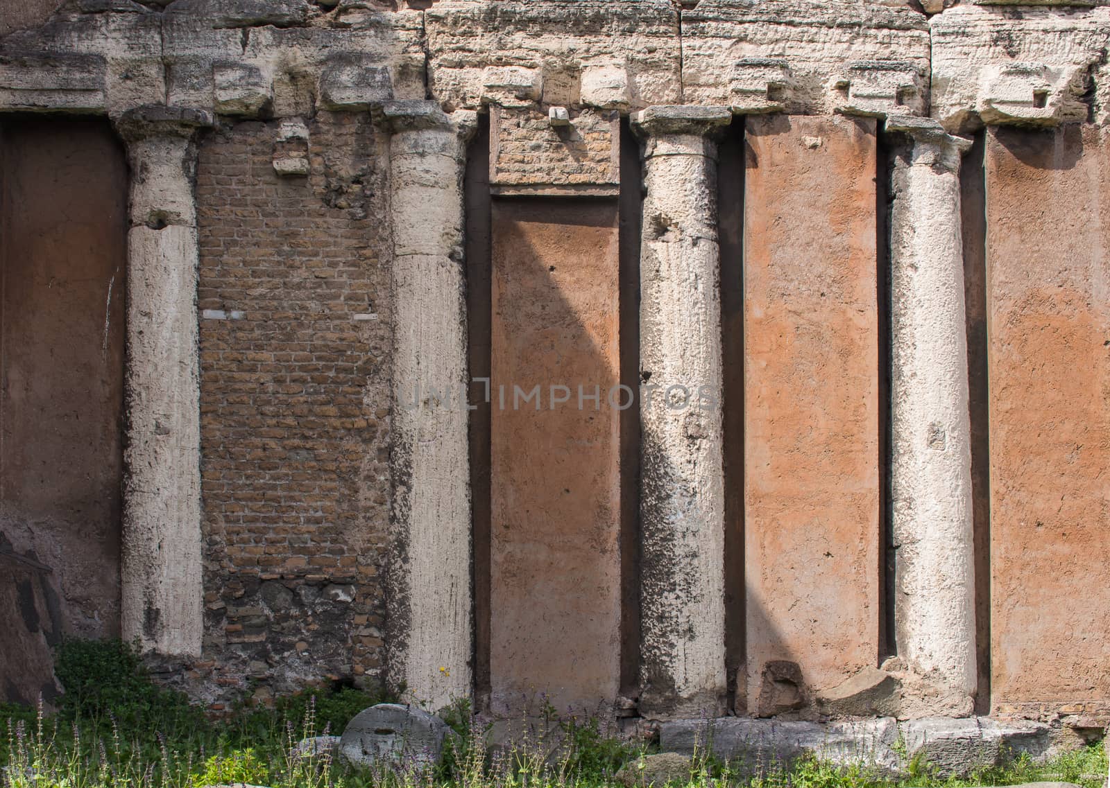 Roman architecture, columns and facade by YassminPhoto