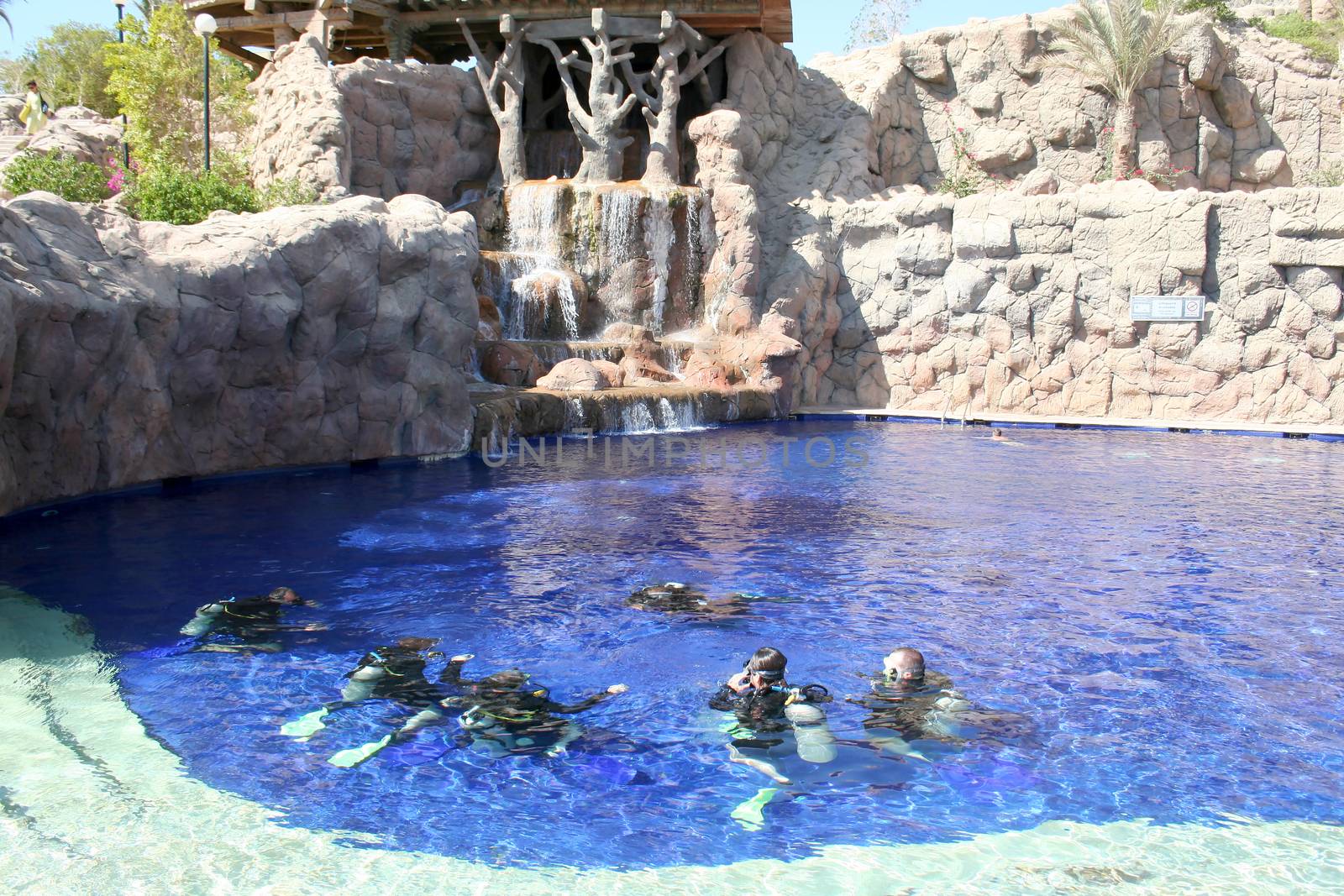 Training of divers in the hotel pool Sheraton in Egypt