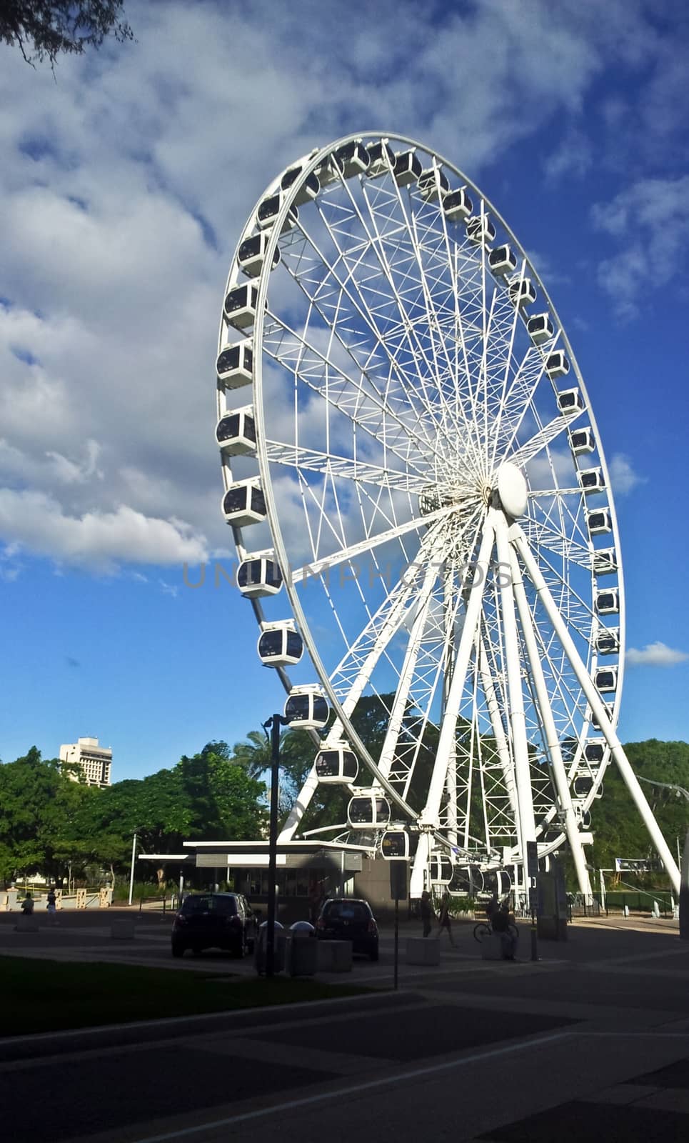 Ferris wheel with blue sky in brisbane