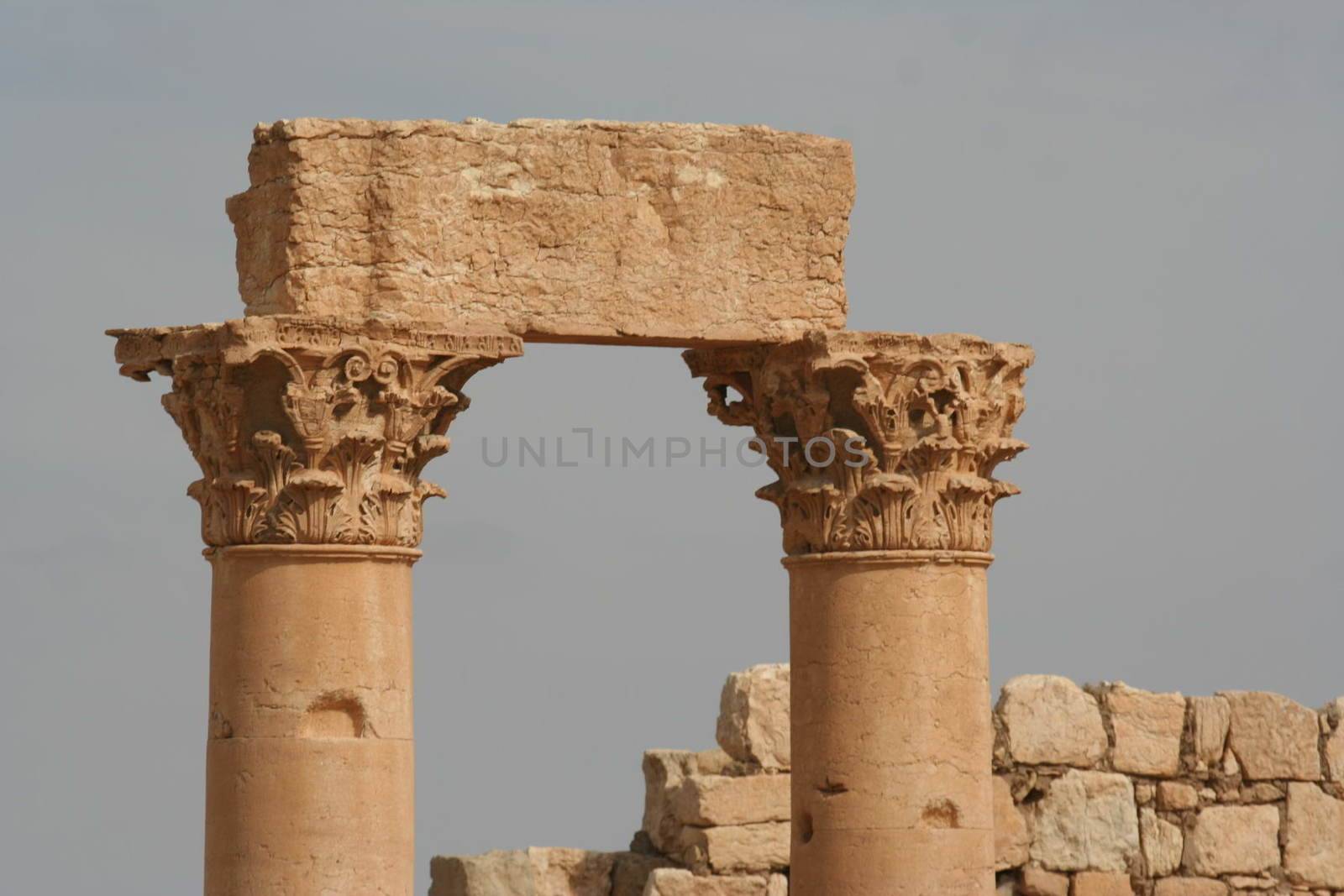 SYRIA, Palmyra : A picture shows ruins of the antique city of Palmyra located on an oasis in central Syria on April 13, 2010. Syria's antiquities chief hailed the imminent recapture of the ancient city of Palmyra from the IS group and vowed to rebuild the famed monuments the jihadists have destroyed, on March 24, 2016.