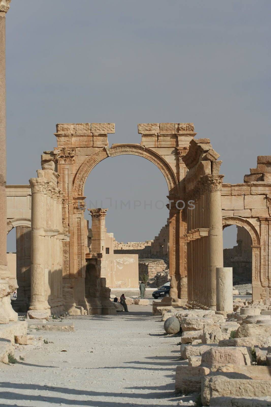 SYRIA, Palmyra : A picture shows ruins of the antique city of Palmyra located on an oasis in central Syria on April 13, 2010. Syria's antiquities chief hailed the imminent recapture of the ancient city of Palmyra from the IS group and vowed to rebuild the famed monuments the jihadists have destroyed, on March 24, 2016.