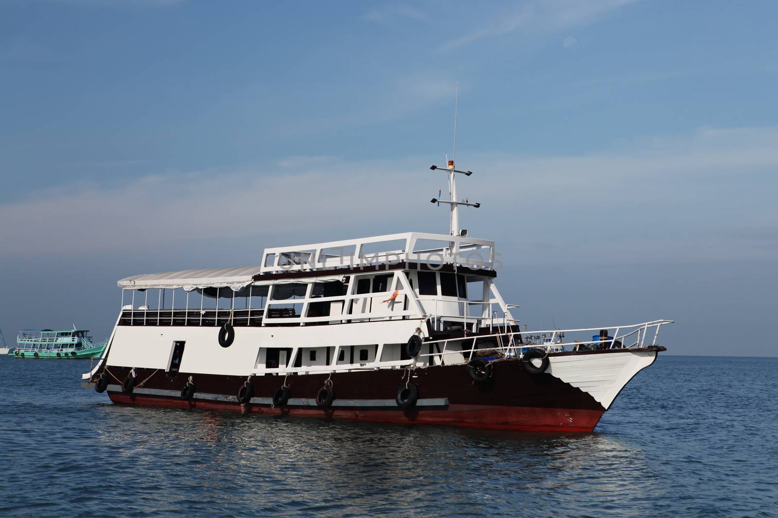 old white ship in blue ocean