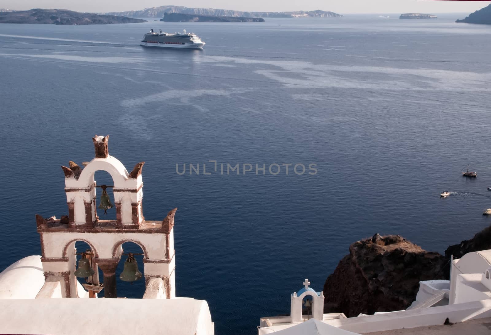 Oia is a village in the north west edge of the Santorini island with white houses, narrow streets and amazing seaviews.
