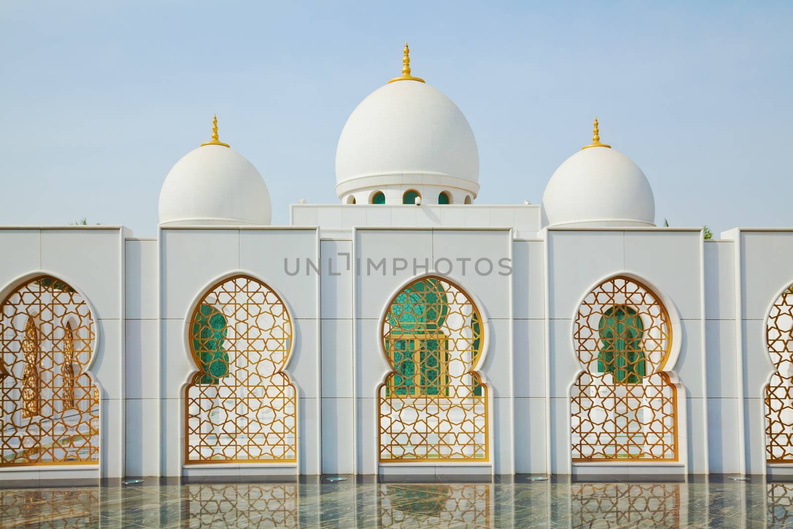 Grand Mosque in Abu Dhabi, United Arab Emirates by oleandra
