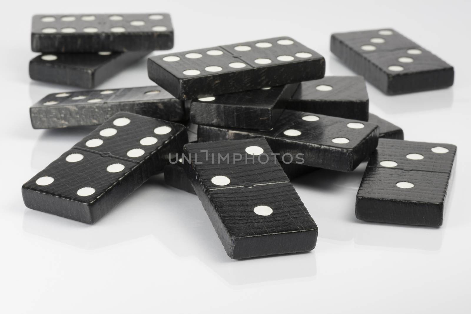 Black Domino bricks by Tofotografie