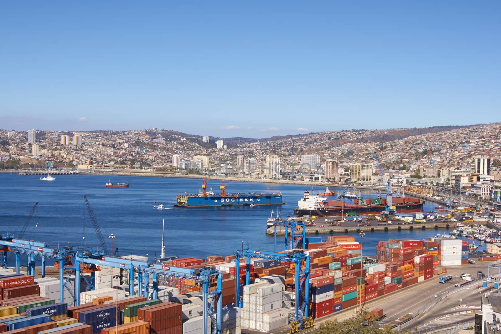 Historic port of the UNESCO World Heritage city of Valparaiso on the coast of Chile. Viewed from Paseo 21 de Mayo.