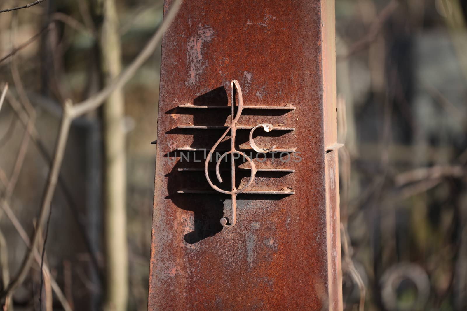rusty Iron treble clef musician monument