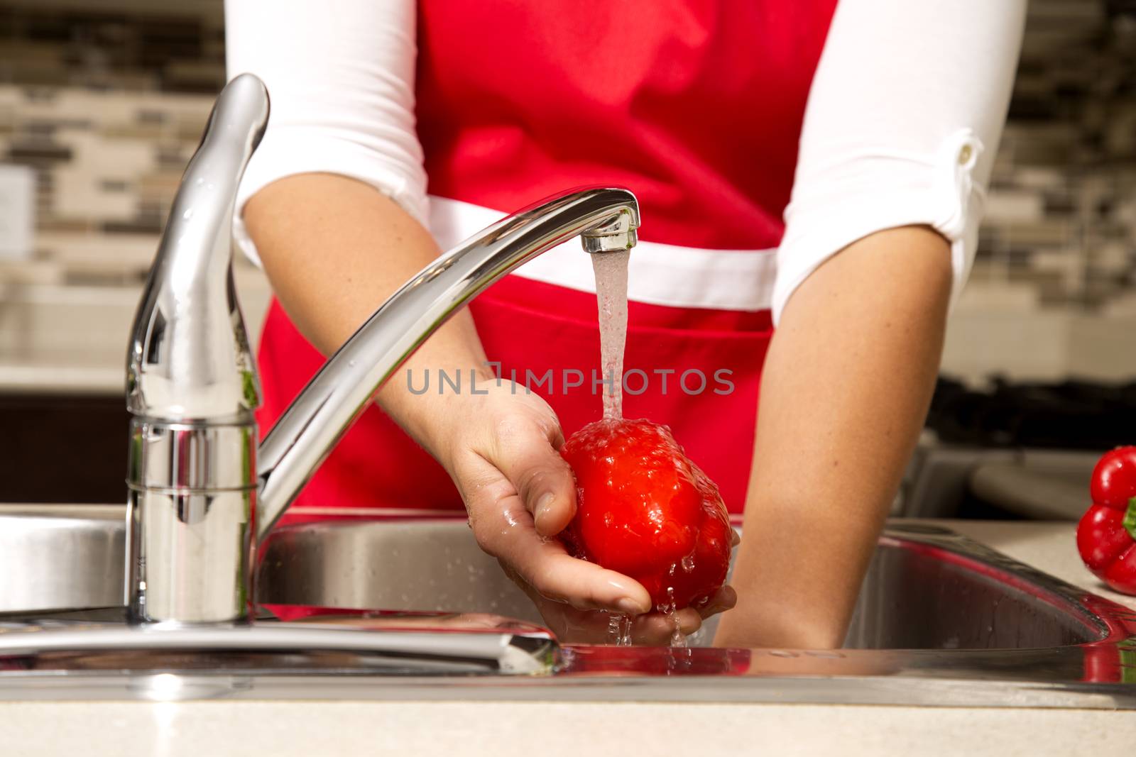 washing vegetables by zdenkadarula