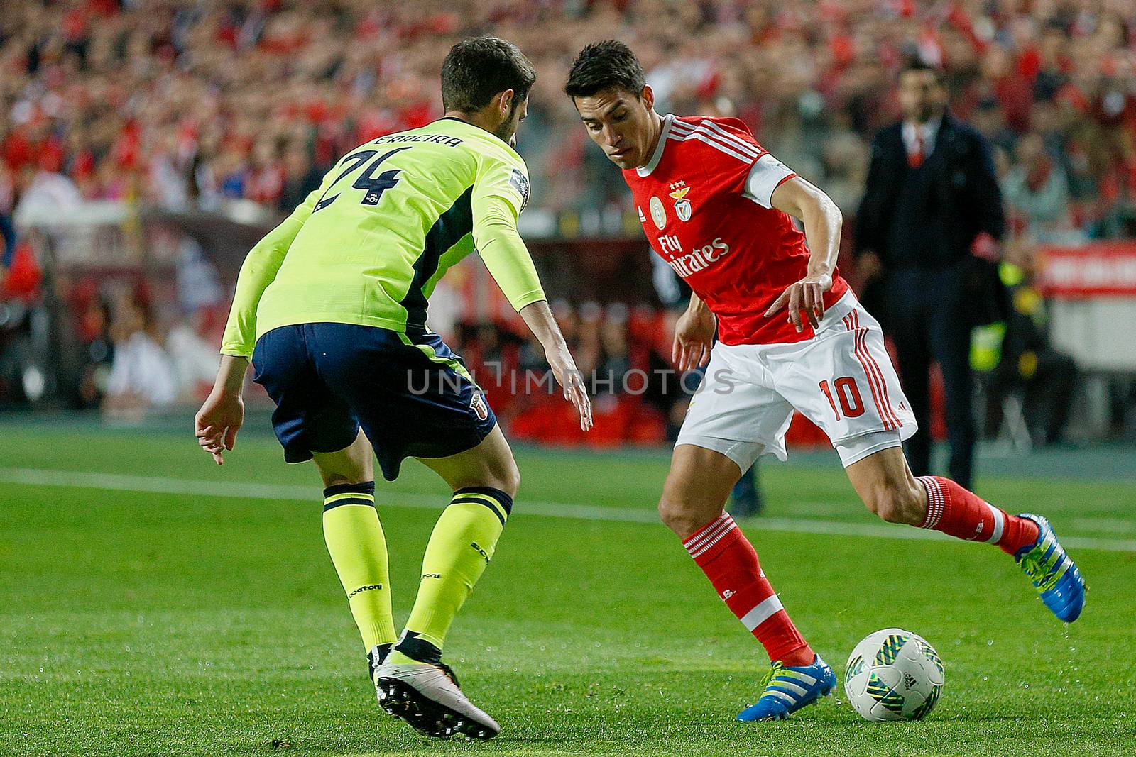 PORTUGAL, Lisbon: Benfica's midfielder Nico Gaitan (R) is pictured during the Portuguese Liga football match between Benfica and SC Braga (5-1) at Luz Stadium, in Lisbon, on April 1, 2016.