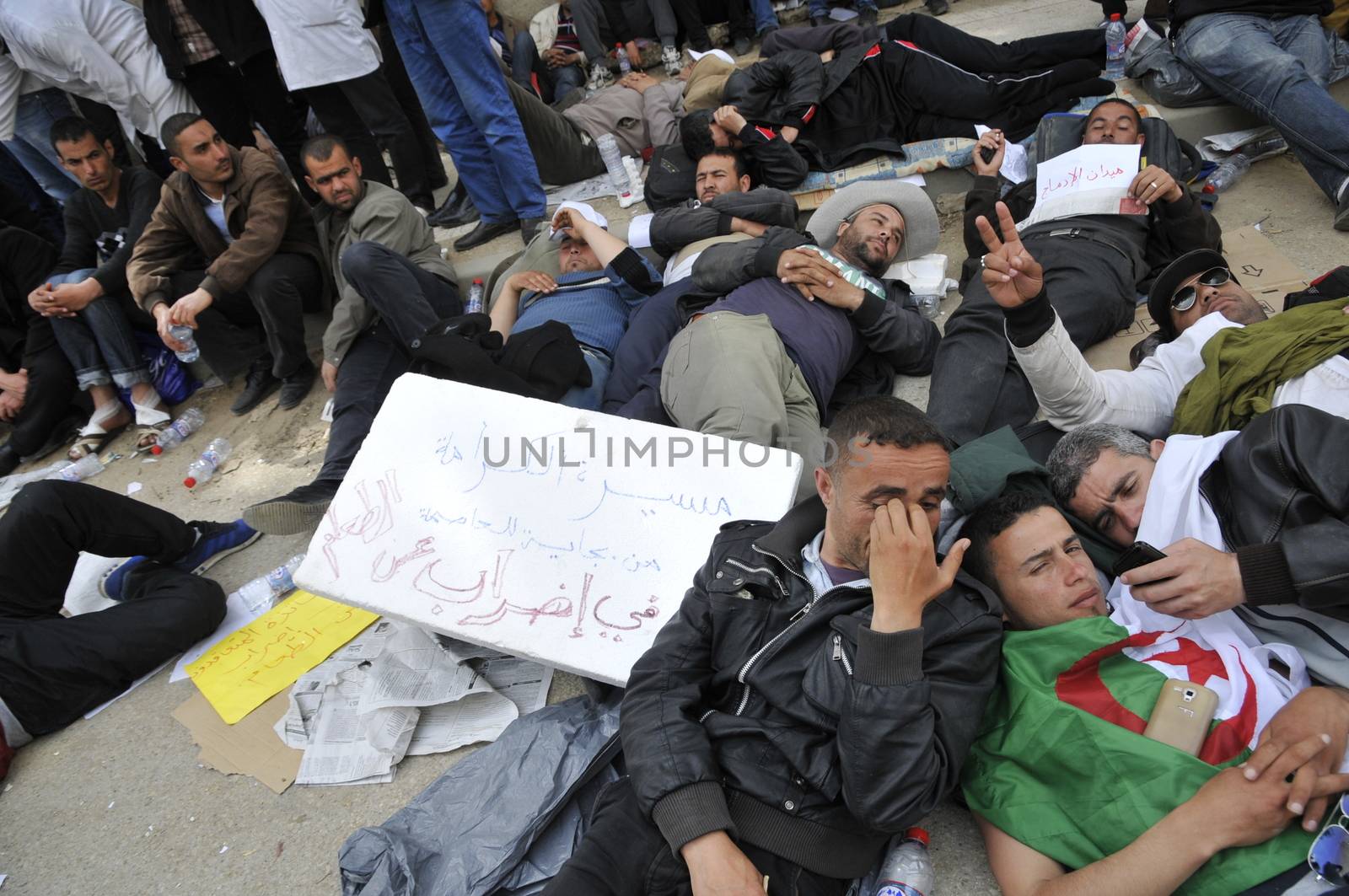 ALGERIA - TEACHER - DEMO - STRIKE - SOCIAL by newzulu