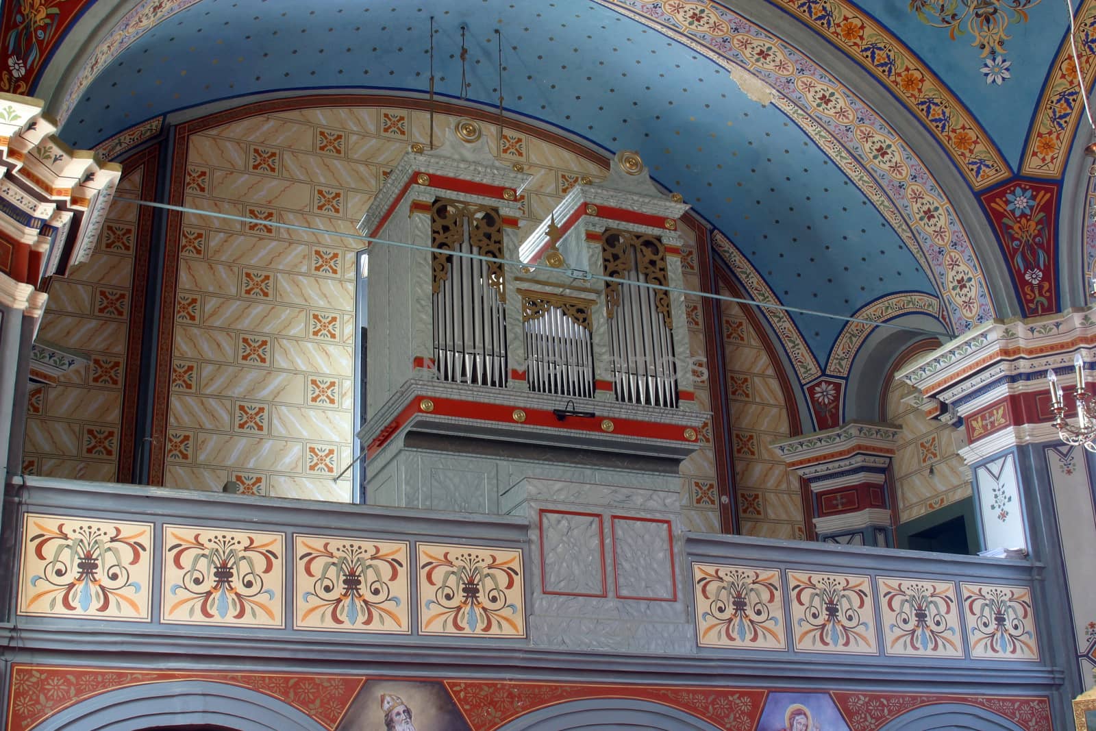 A historic pipe organ in beautiful church