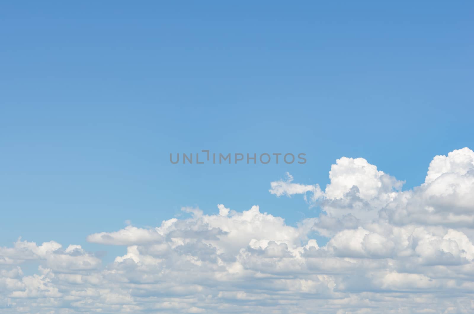 clouds in the blue sky