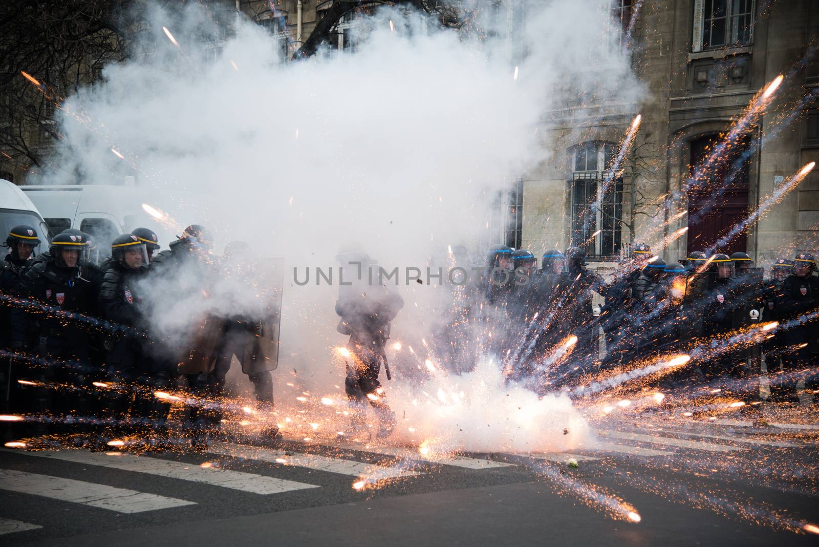 FRANCE - PARIS - DEMO - LABOUR by newzulu