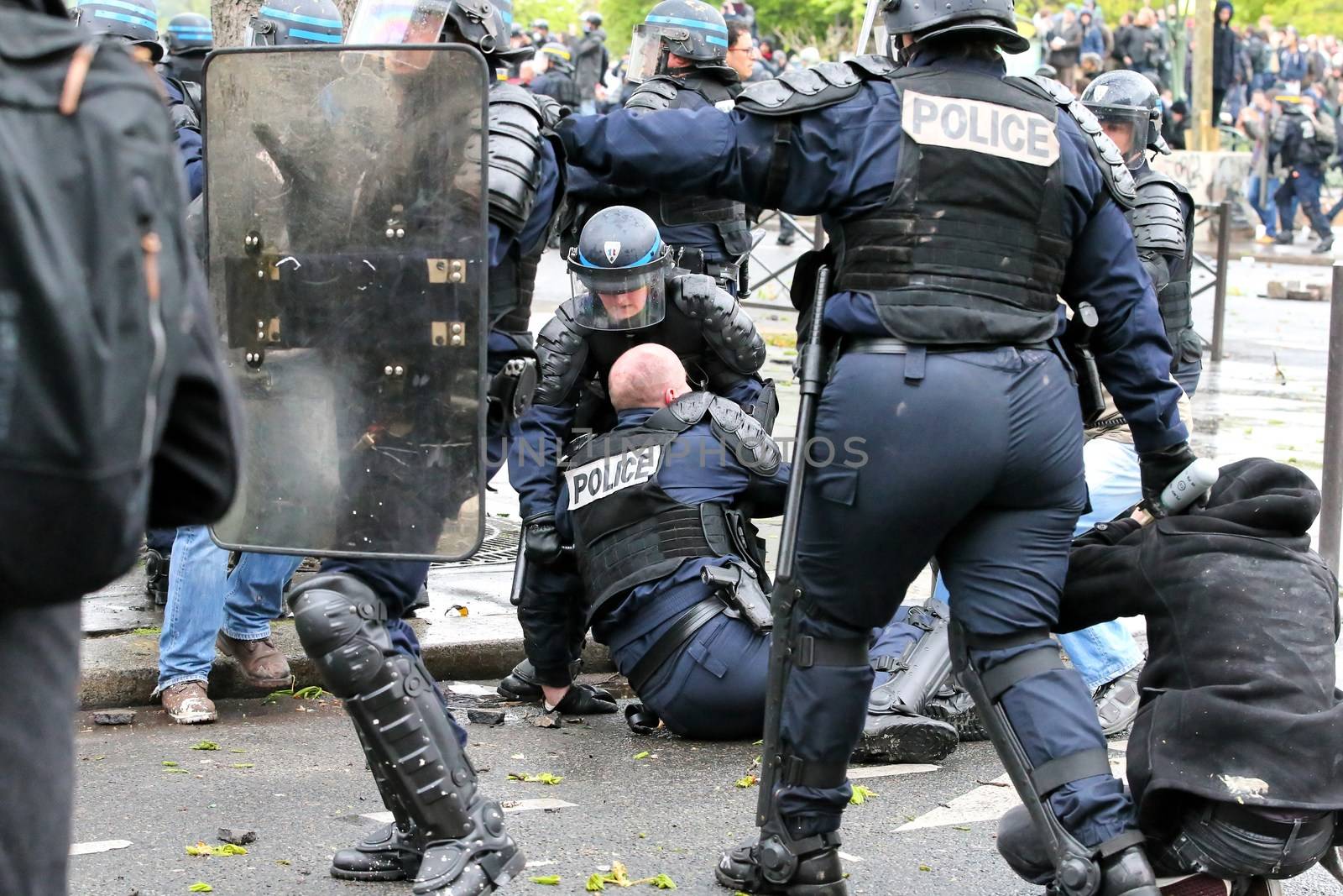 FRANCE - PARIS - DEMO - LABOUR by newzulu