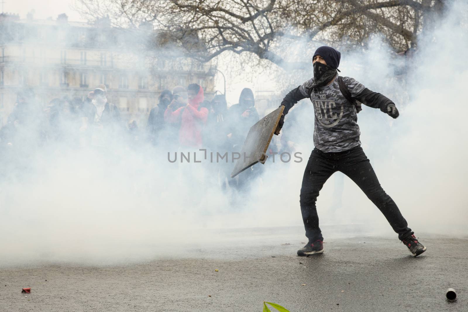 FRANCE - PARIS - CLASH - LABOUR by newzulu