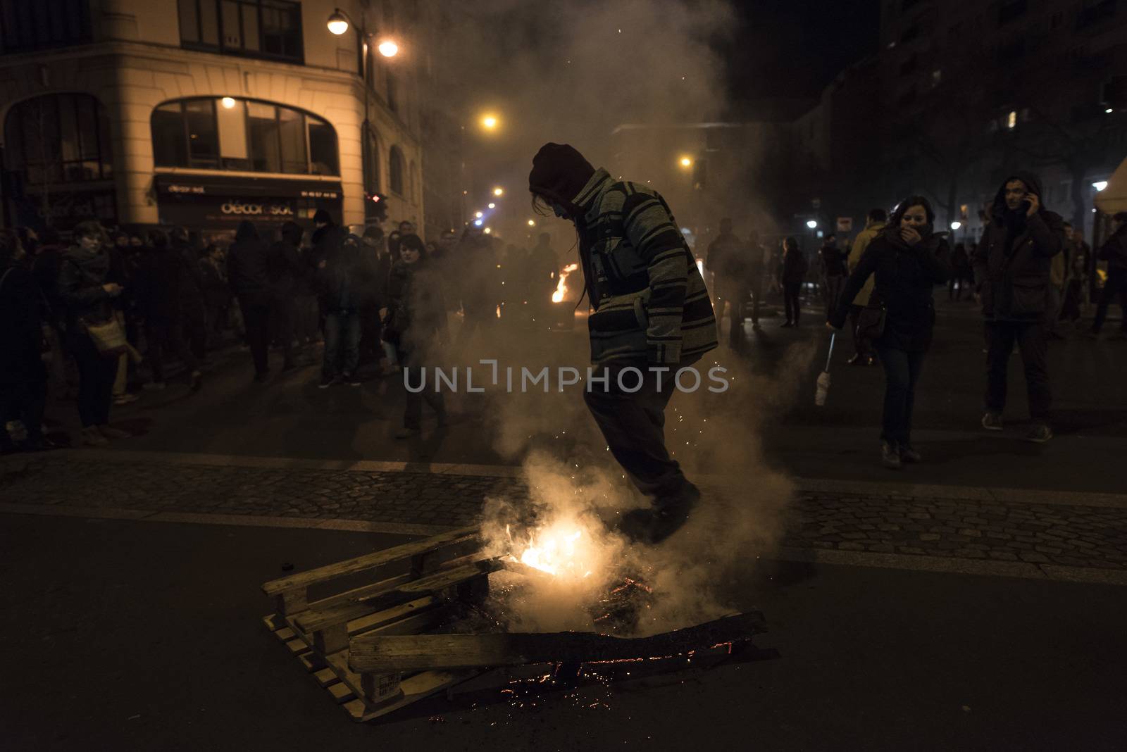 FRANCE - PARIS - DEMO - NUIT DEBOUT by newzulu