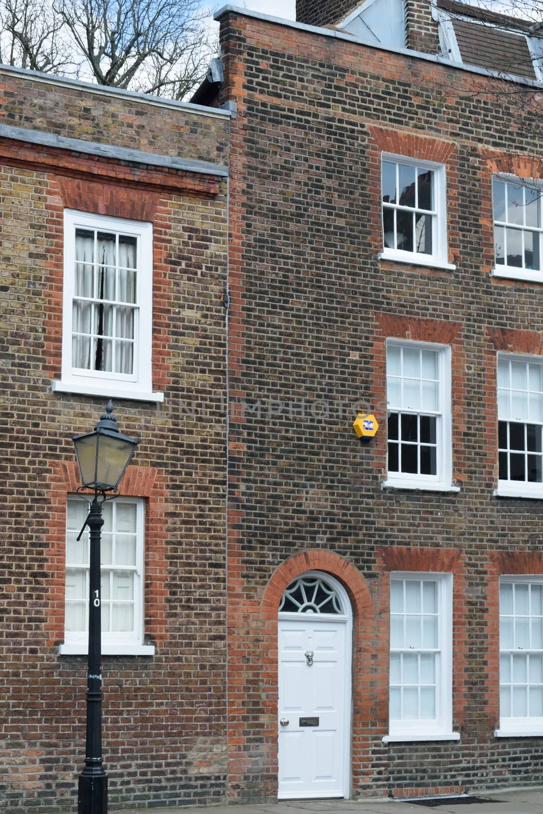 Large red brick townhouse by pauws99