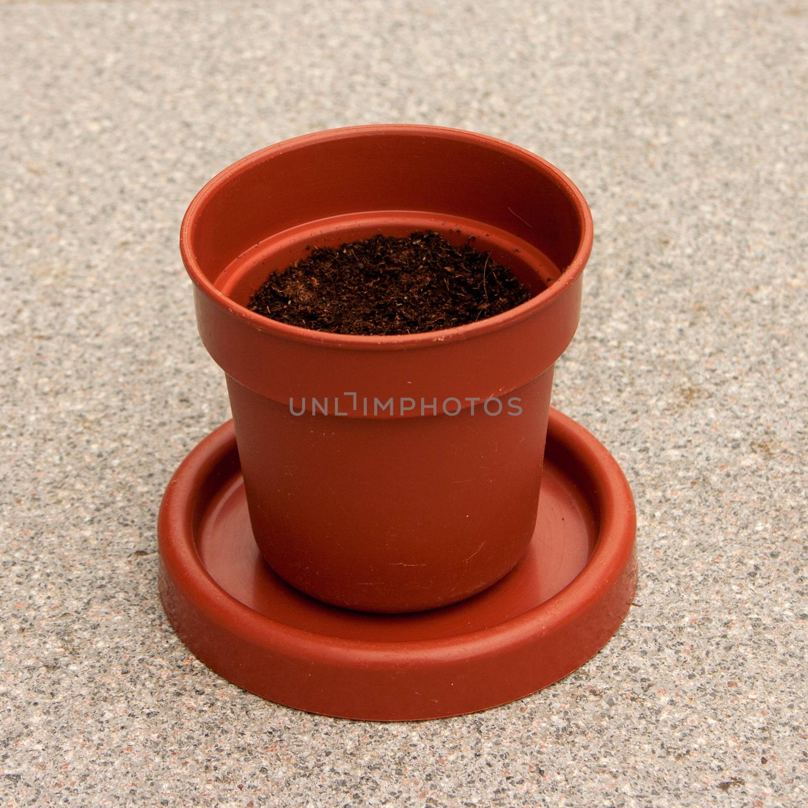 Brown pot to sow vegetables in house