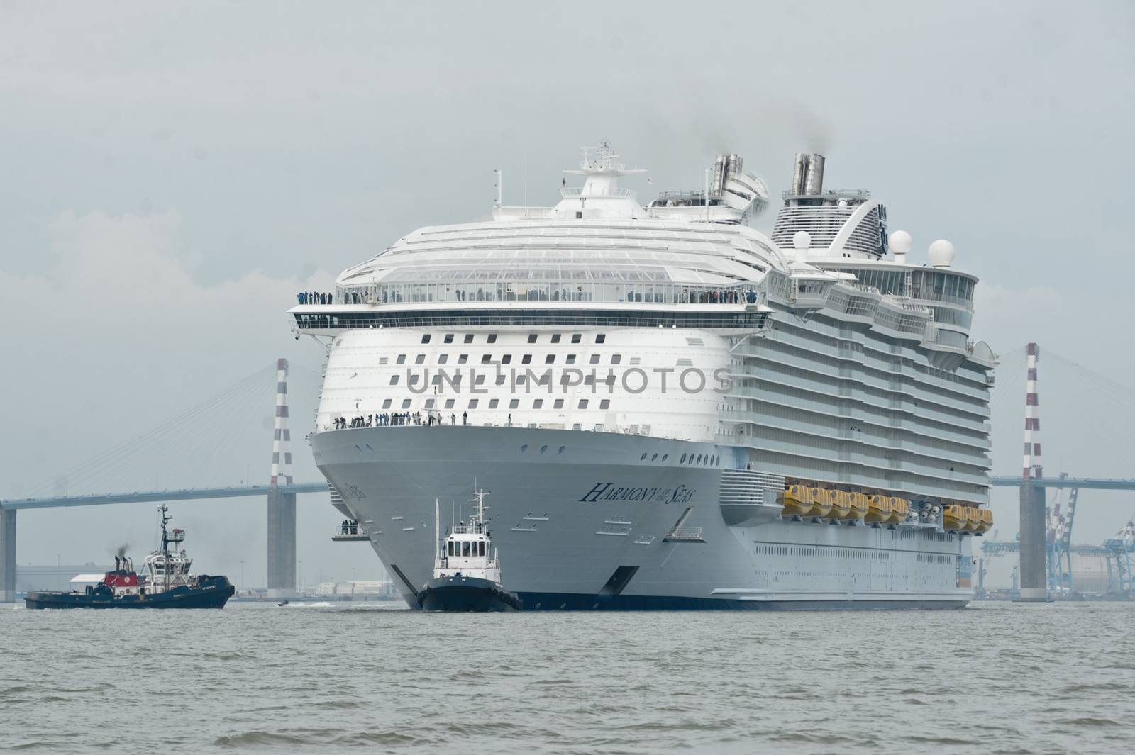 FRANCE - SHIPYARD - TOURISM - SEA  by newzulu