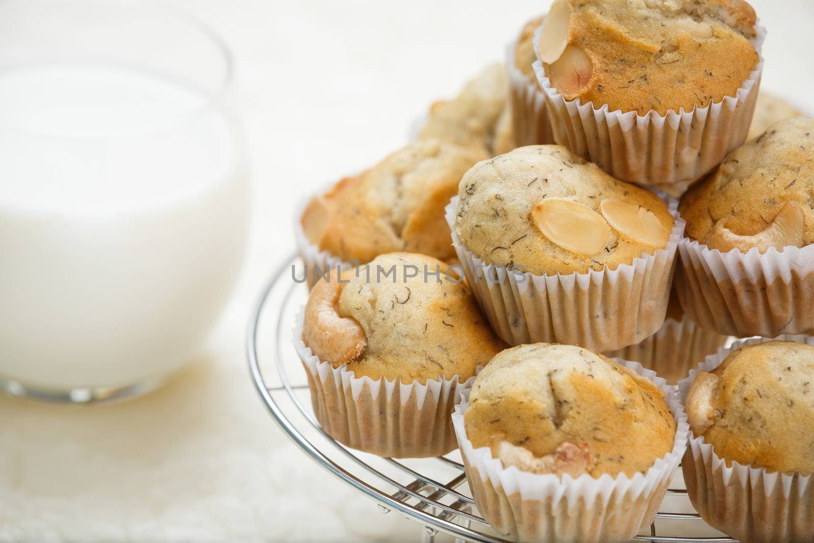 banana muffin and fresh milk